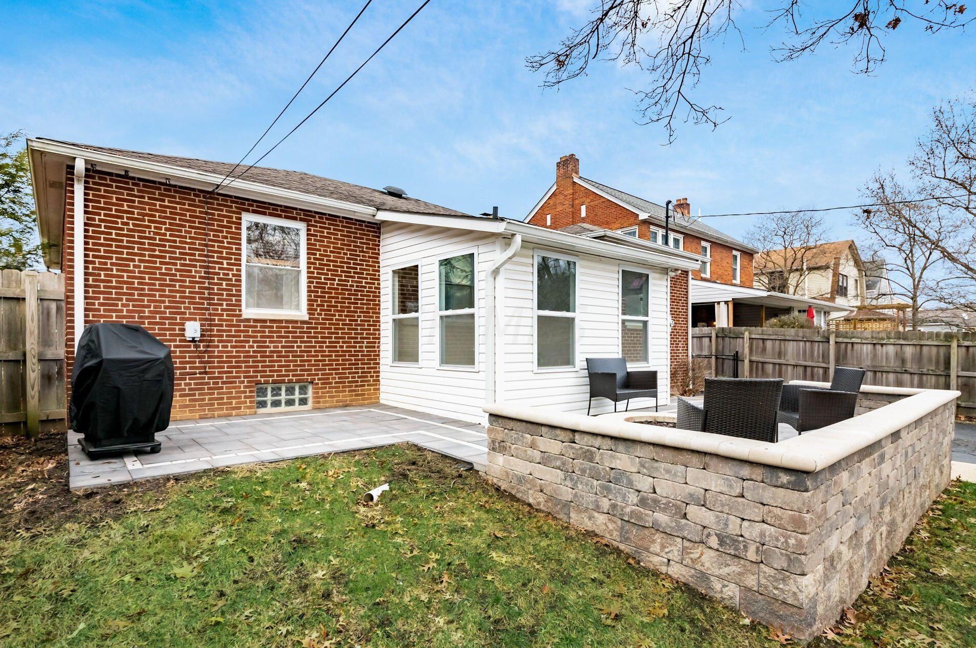 215 Richards Rd, Columbus OH  43214-3737 exterior