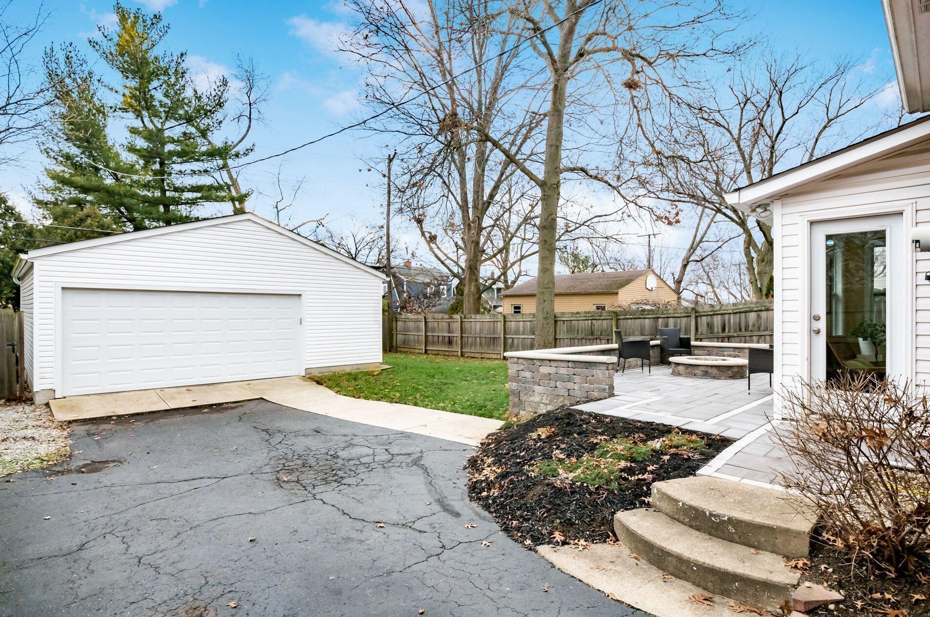 215 Richards Rd, Columbus OH  43214-3737 exterior