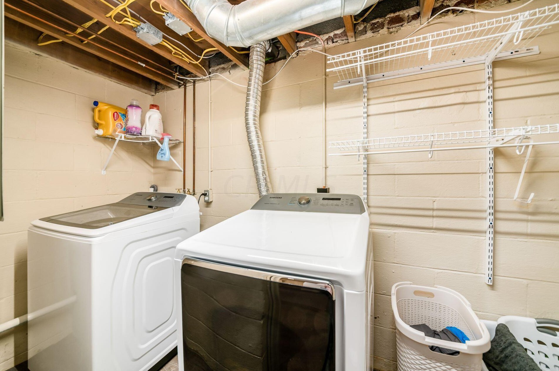 215 Richards Rd, Columbus OH  43214-3737 exterior