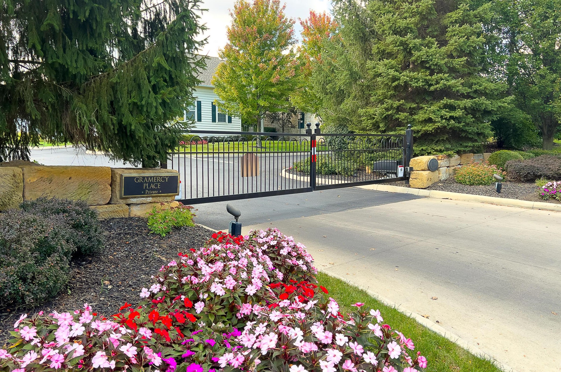 4105 Hanover Square Dr, Dublin OH  43016-7084 exterior