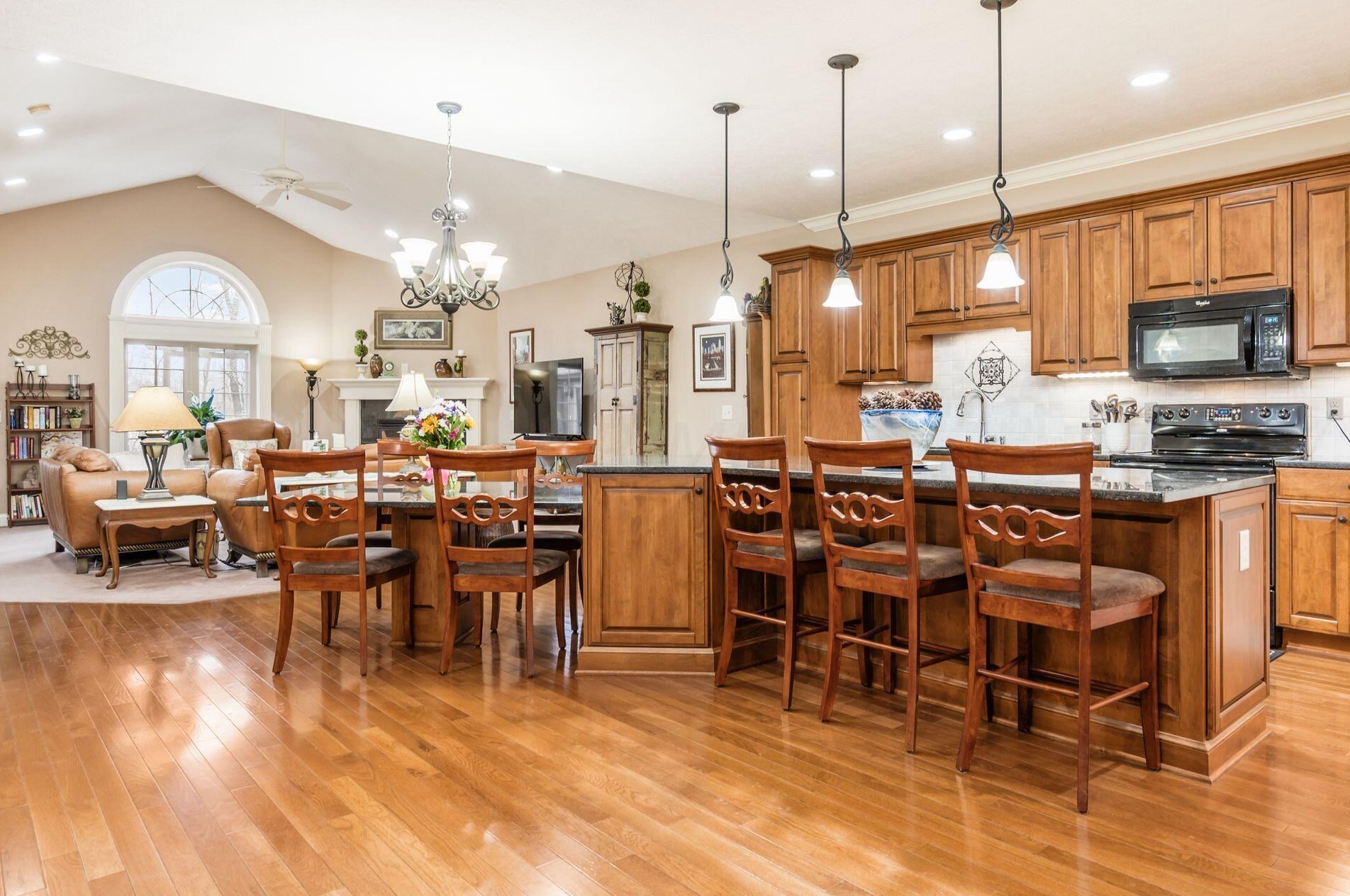 6246 Kinver Edge Way, Columbus OH  43213-5128 exterior