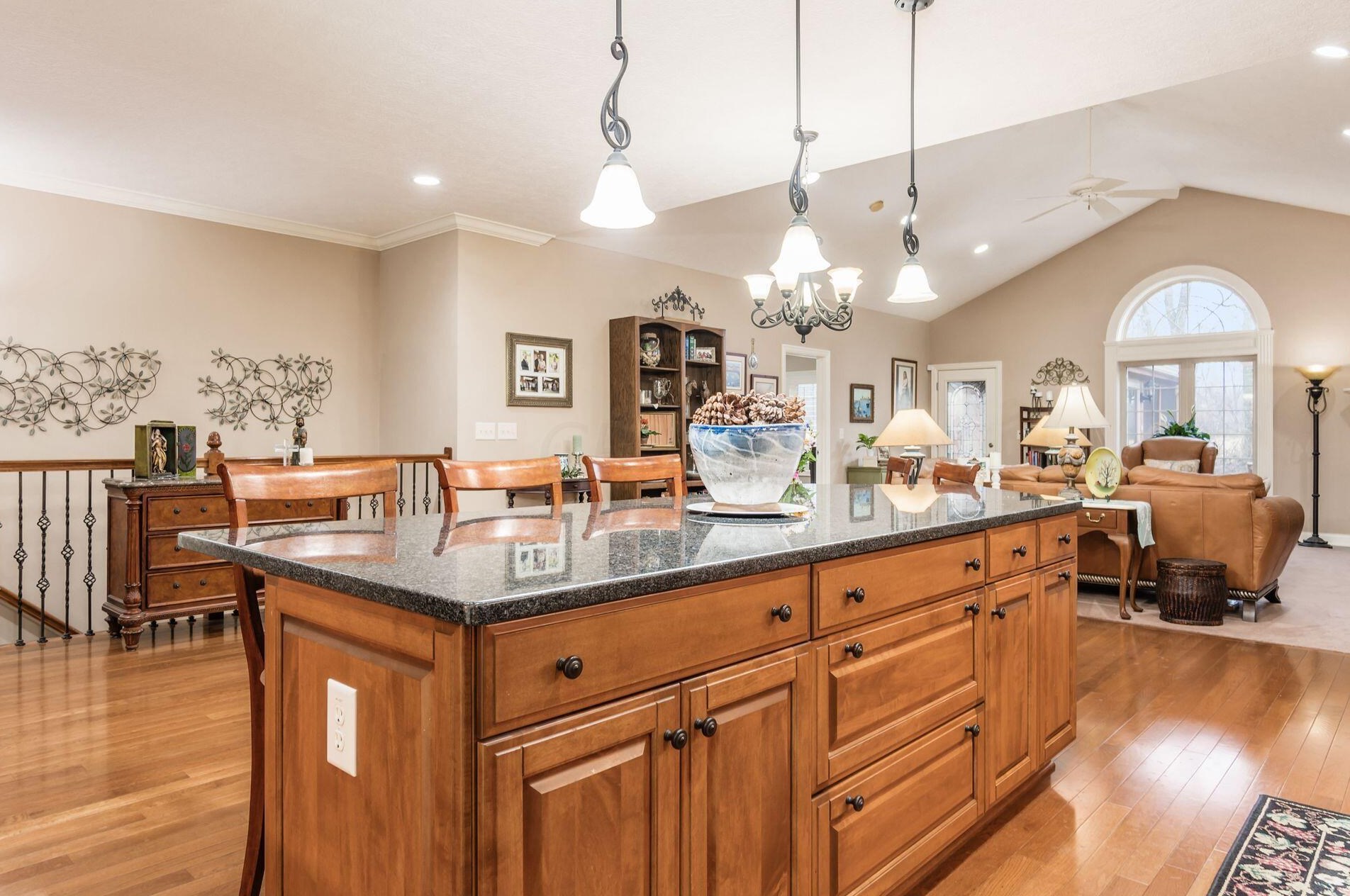 6246 Kinver Edge Way, Columbus OH  43213-5128 exterior