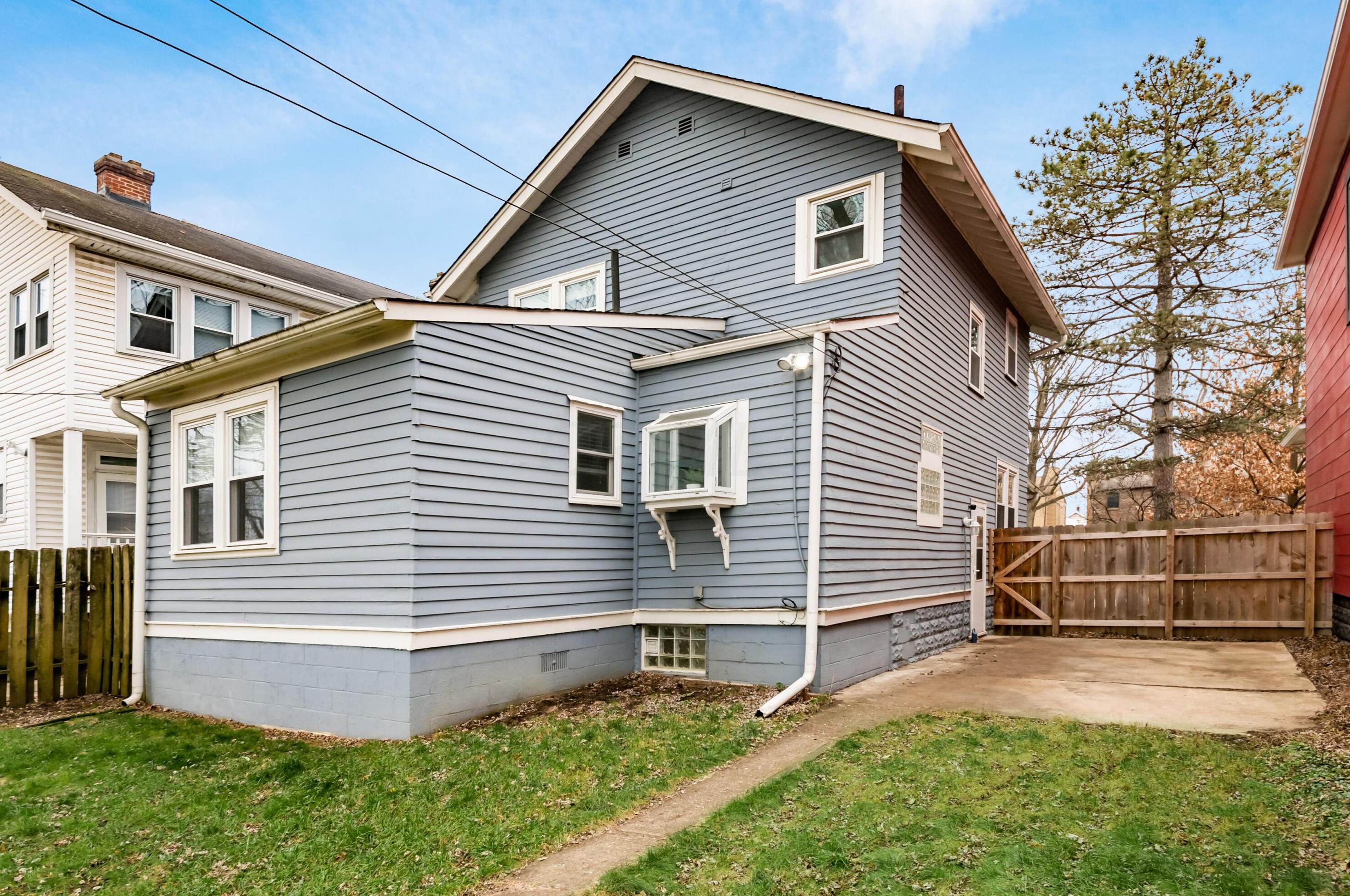 125 North Broadway, Columbus OH 43214-4111 exterior