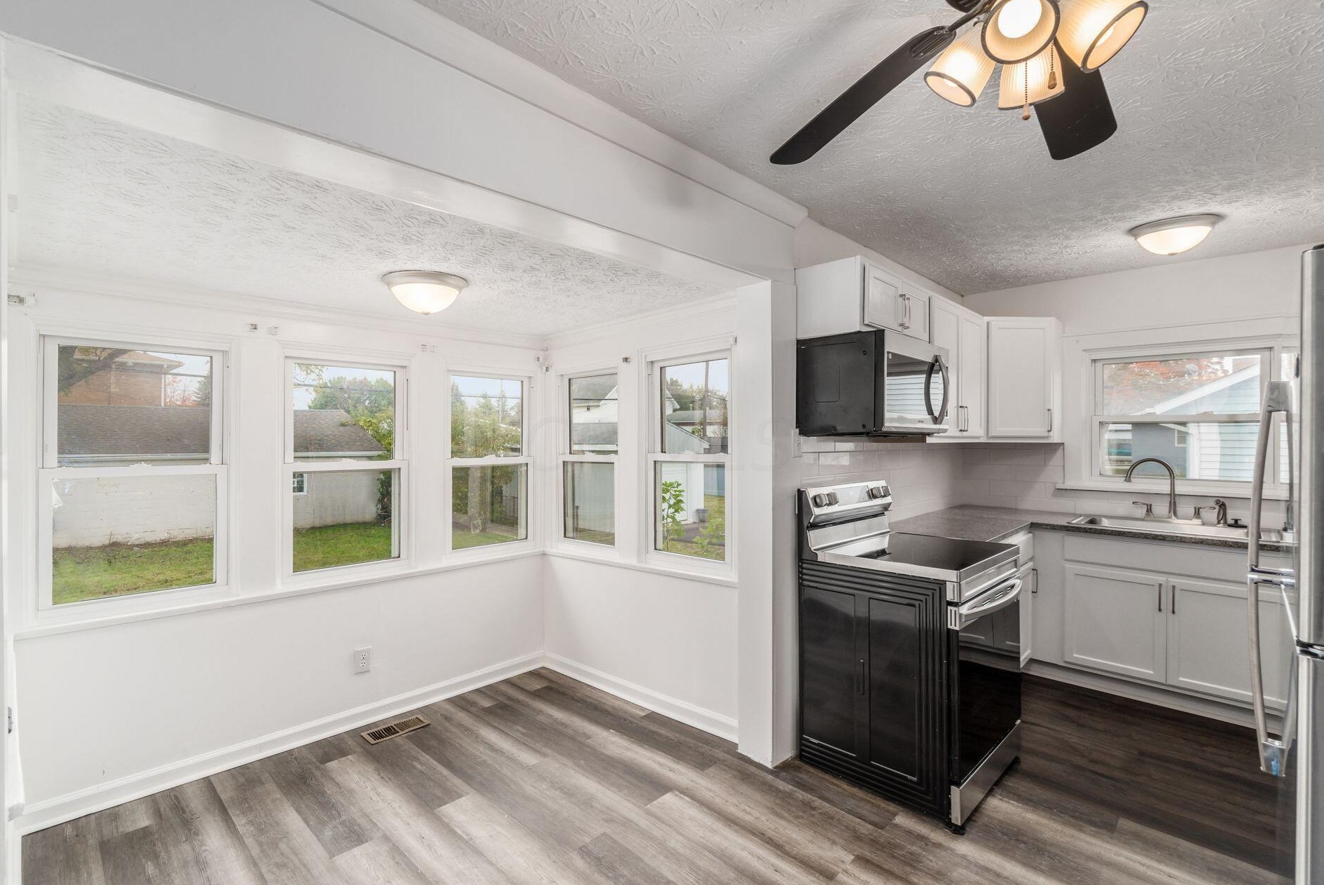 177 Lennox Ave, Columbus OH 43228-1132 exterior