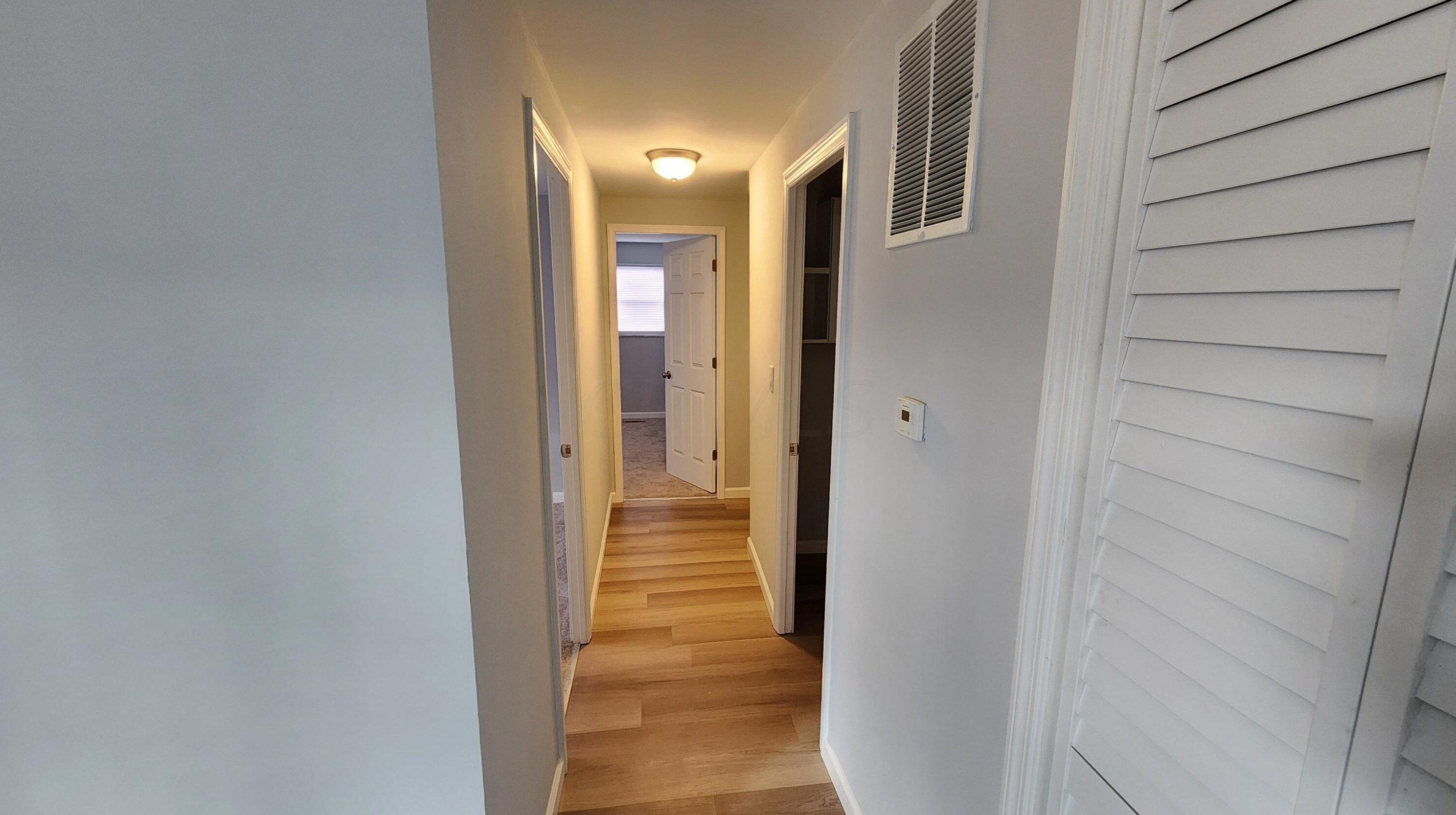 352 Amesbury Dr, Columbus OH  43230-6403 exterior