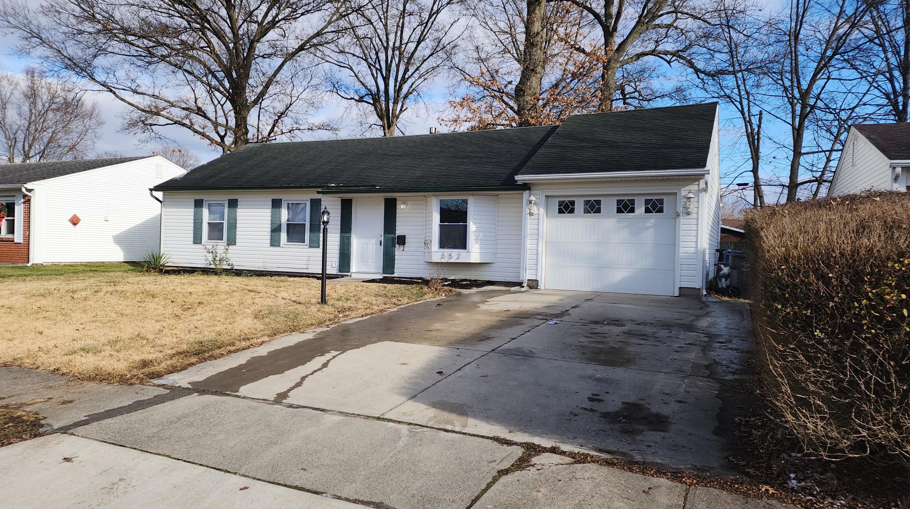 352 Amesbury Dr, Columbus OH  43230-6403 exterior