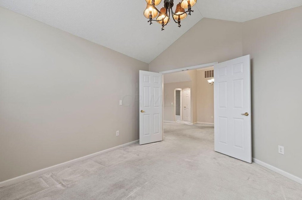 76 Villamere Dr, Columbus OH 43213-1582 exterior