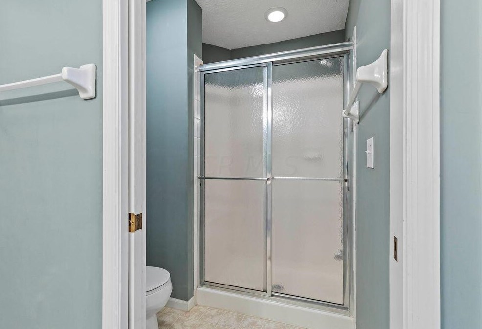 76 Villamere Dr, Columbus OH 43213-1582 exterior