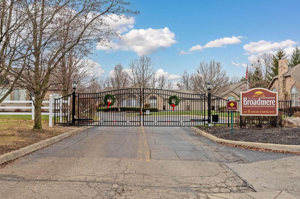 76 Villamere Dr, Columbus OH 43213-1582 exterior