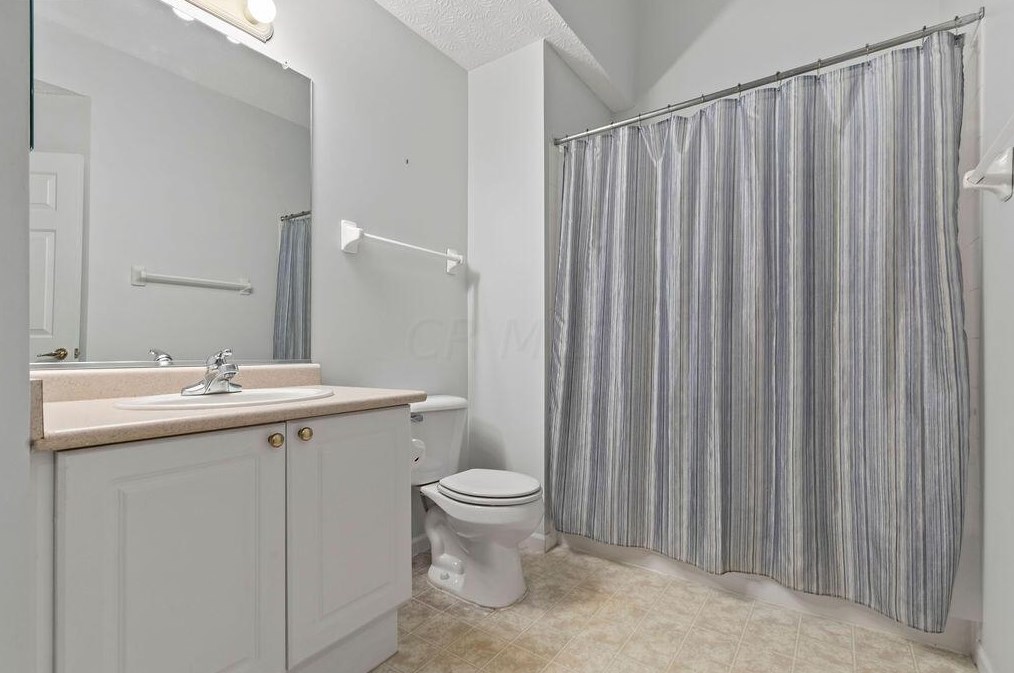 76 Villamere Dr, Columbus OH 43213-1582 exterior