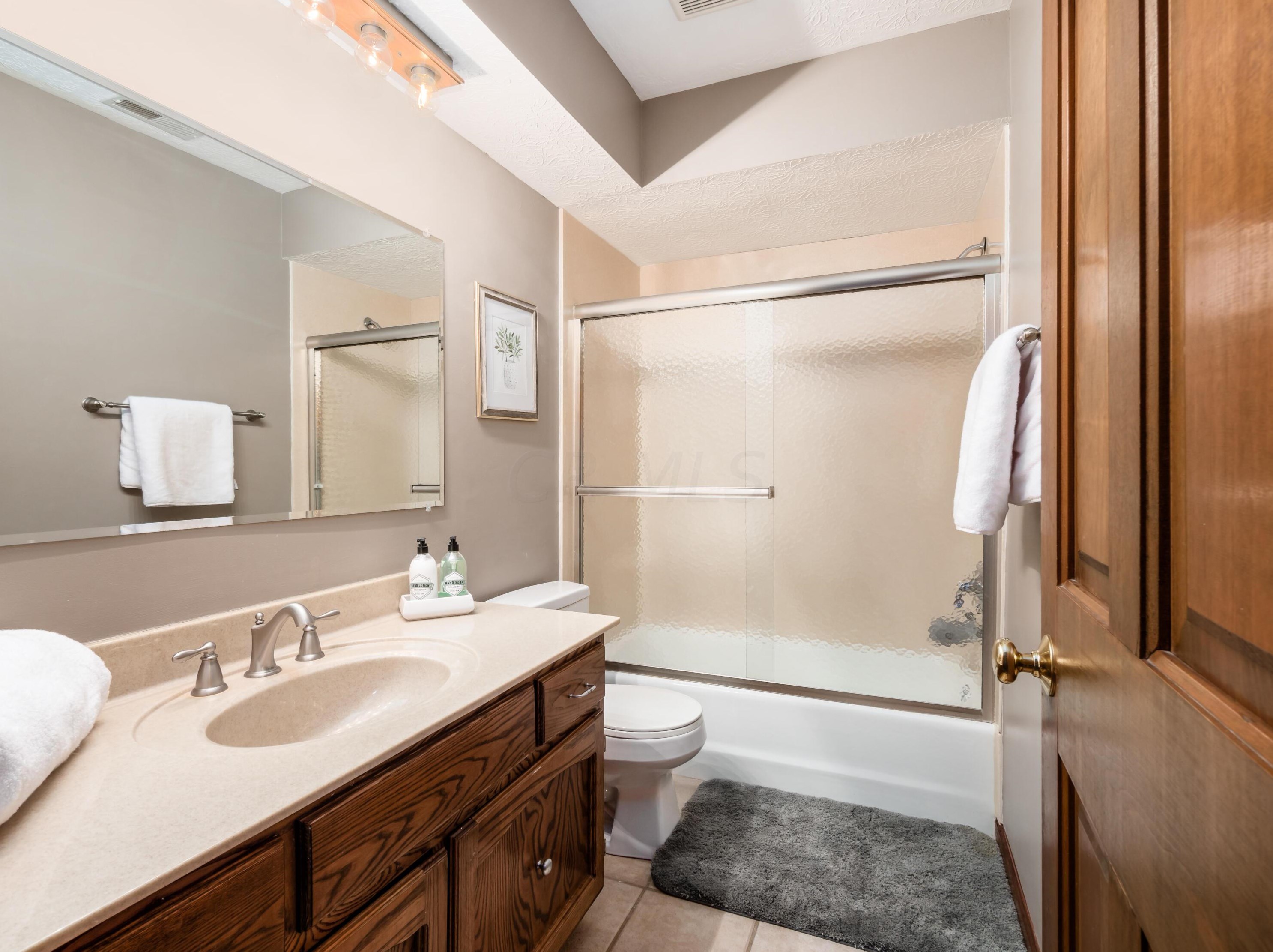 798 Tweed Ct, Columbus OH  43085-2962 exterior