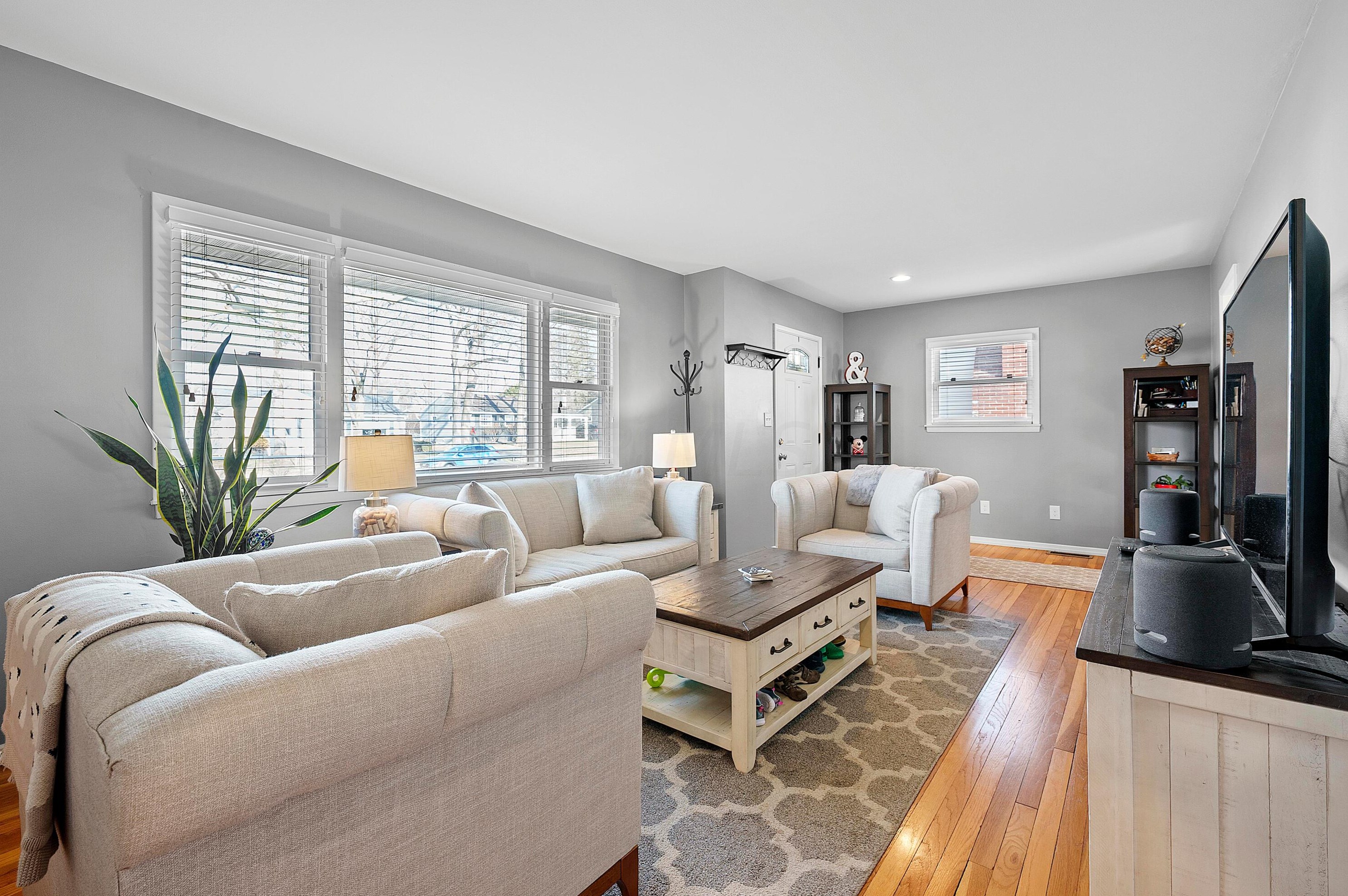 2673 Woodstock Rd, Columbus OH  43221-1719 exterior