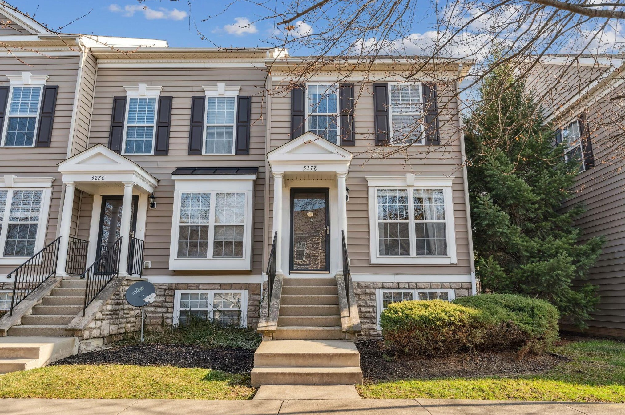 5278 Cross River Falls Blvd, Dublin OH  43016-6196 exterior