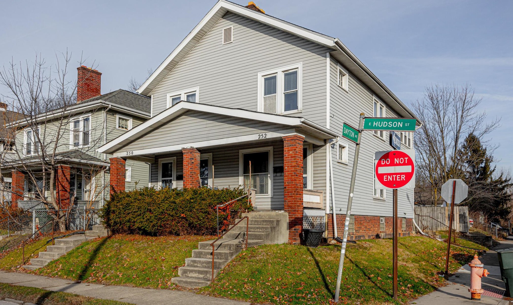 250 Hudson St, Columbus OH  43202-2702 exterior