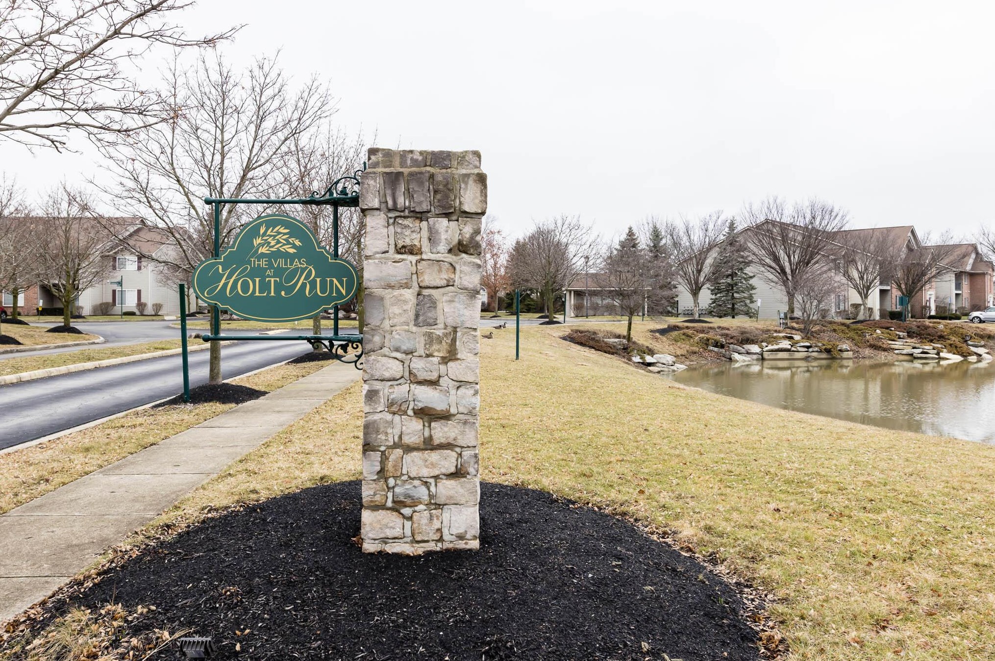 1929 Fortstone Ln, Columbus OH 43228-3876 exterior