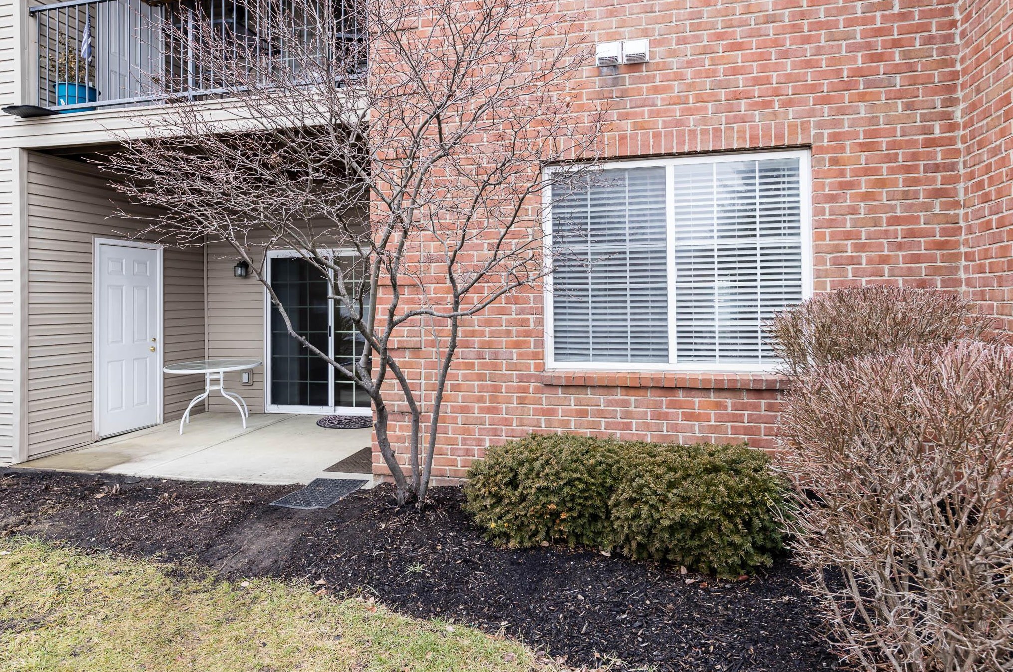 1929 Fortstone Ln, Columbus OH 43228-3876 exterior