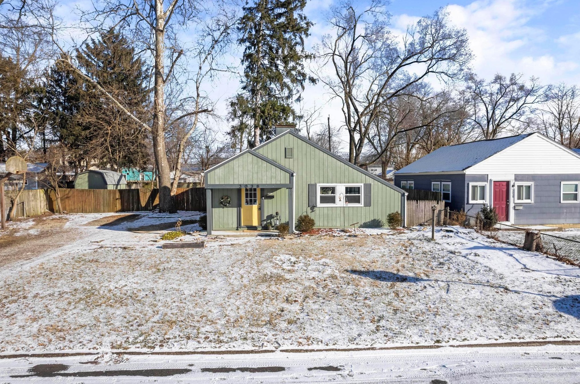 3038 Pontiac St, Columbus OH  43224-4039 exterior