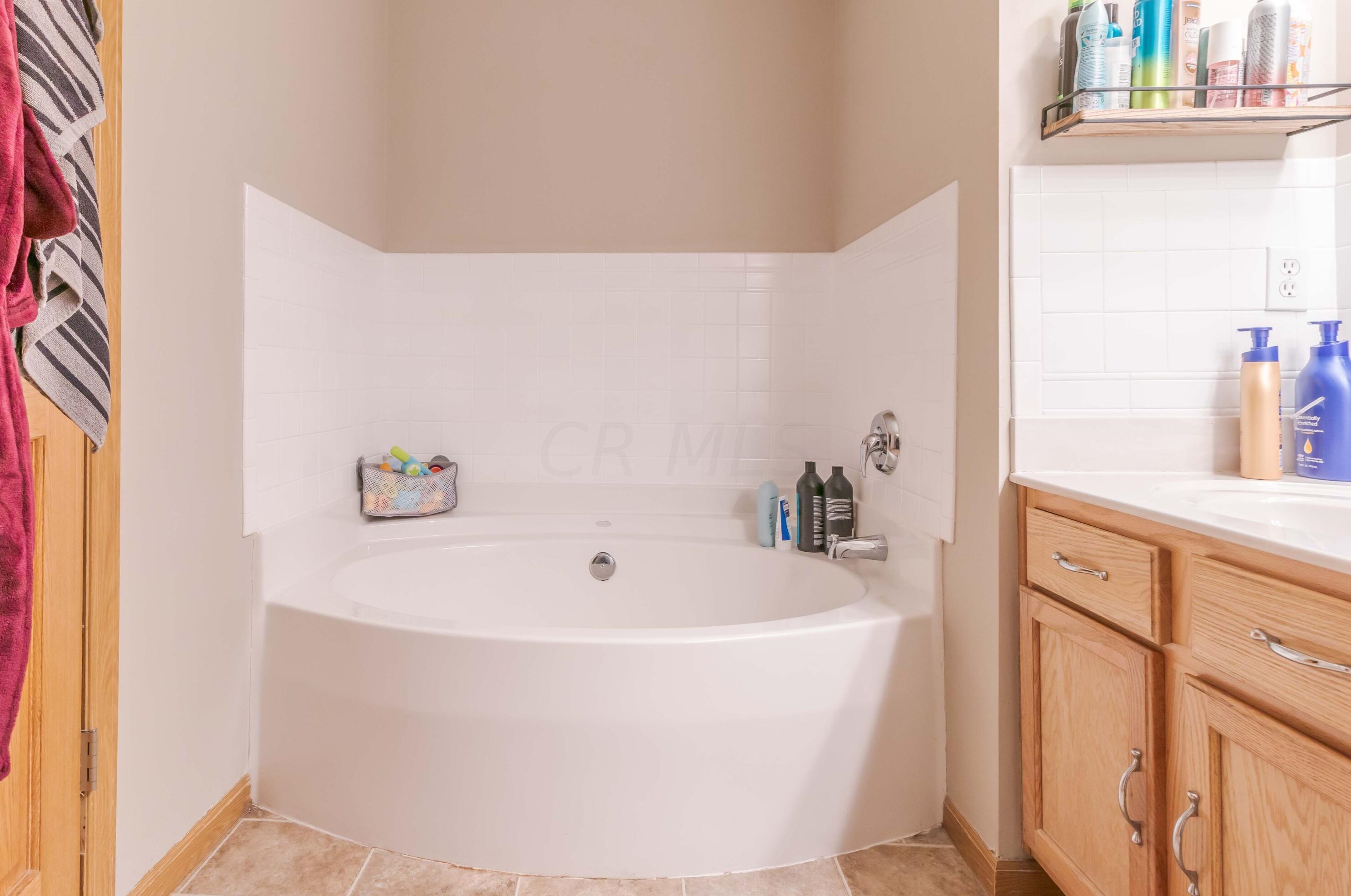 1892 Wind River Dr, Lancaster OH  43130-8017 exterior