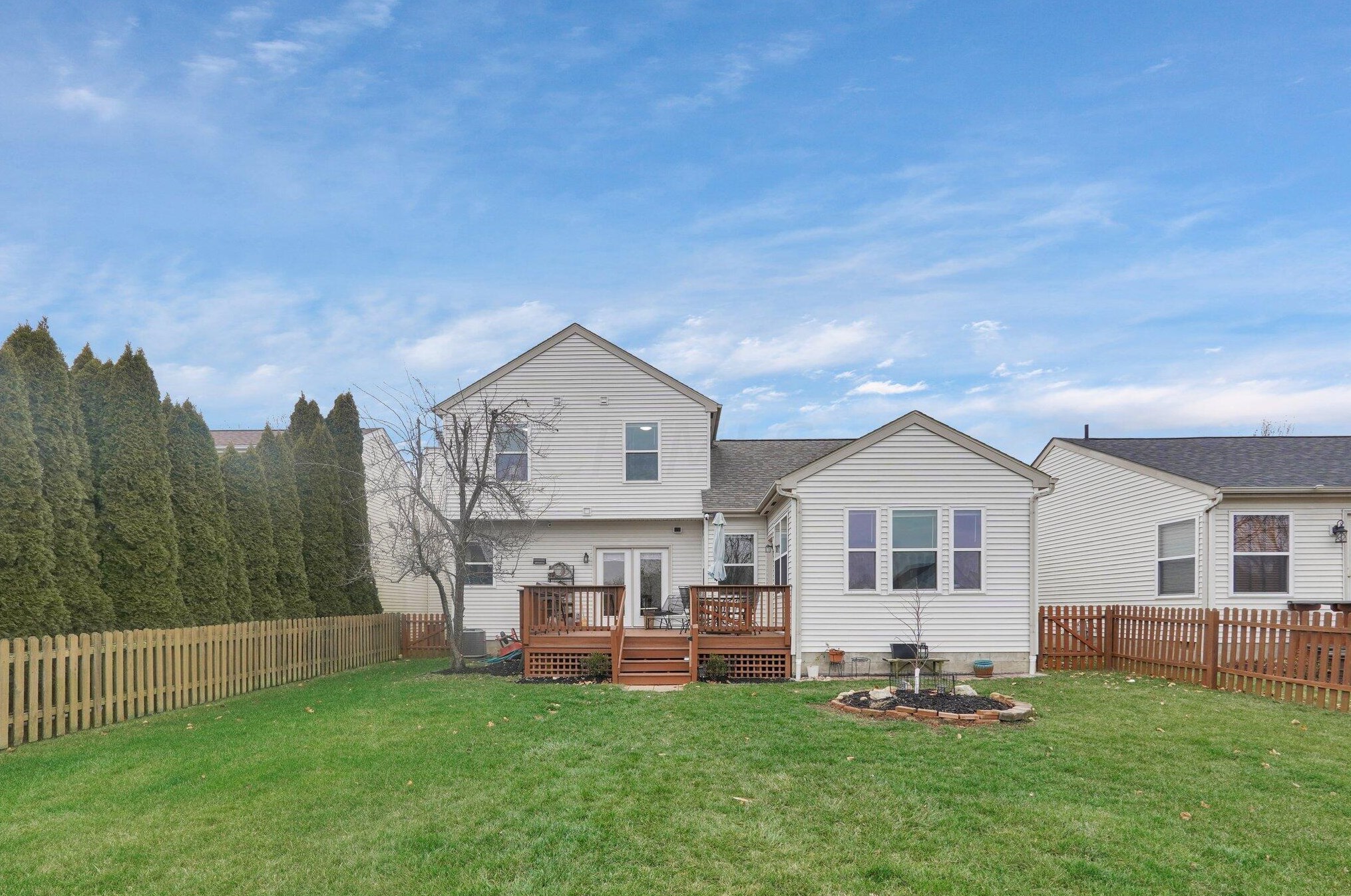 9226 Prestwick Grn Dr, Columbus OH 43240-2137 exterior