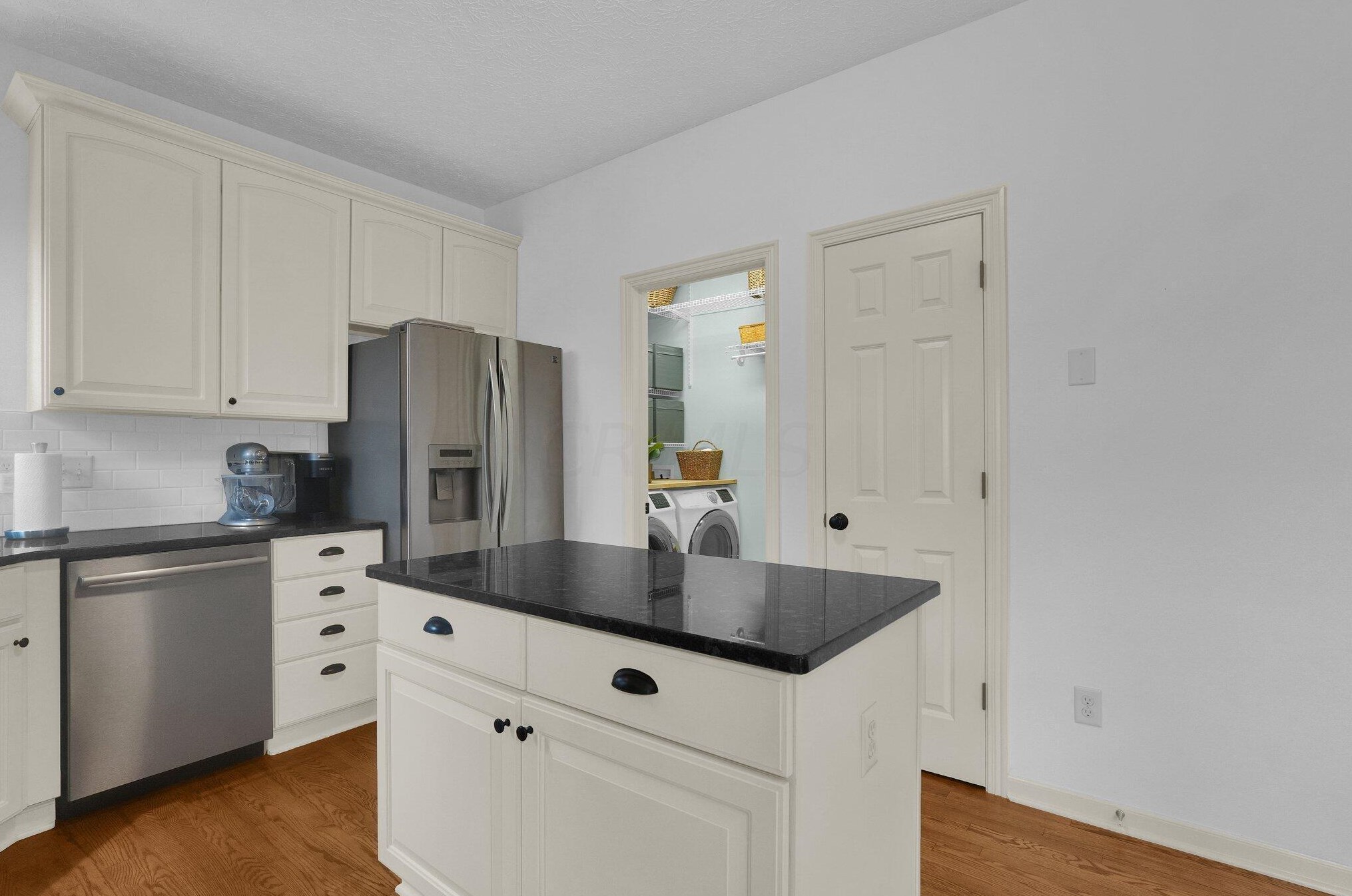 9226 Prestwick Grn Dr, Columbus OH 43240-2137 exterior