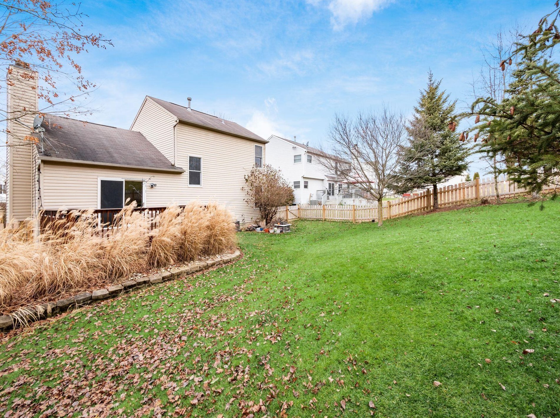 438 Wooster St, Pickerington OH  43147-9366 exterior