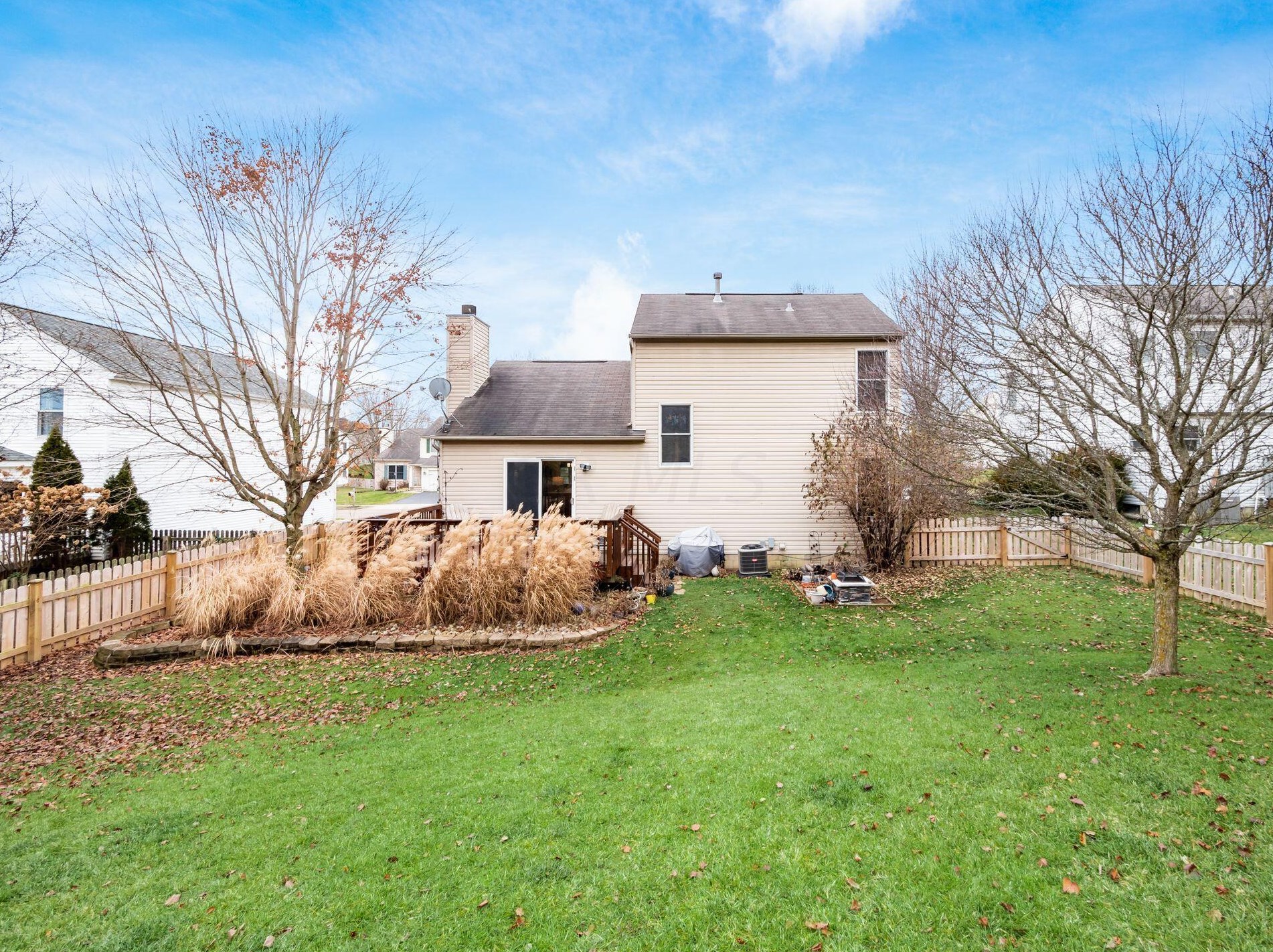 438 Wooster St, Pickerington OH  43147-9366 exterior