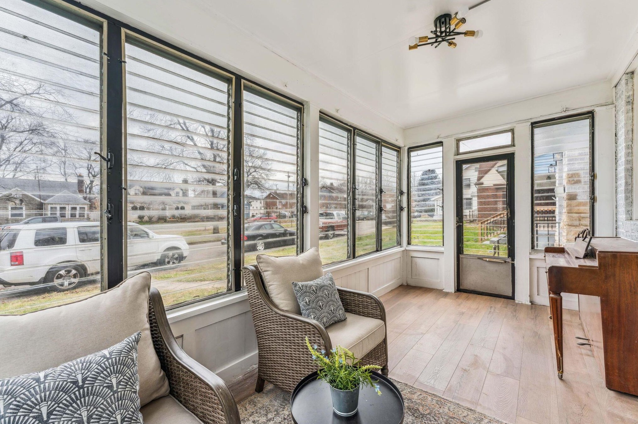 1700 Bide A Wee Park Ave, Columbus OH 43205-3039 exterior