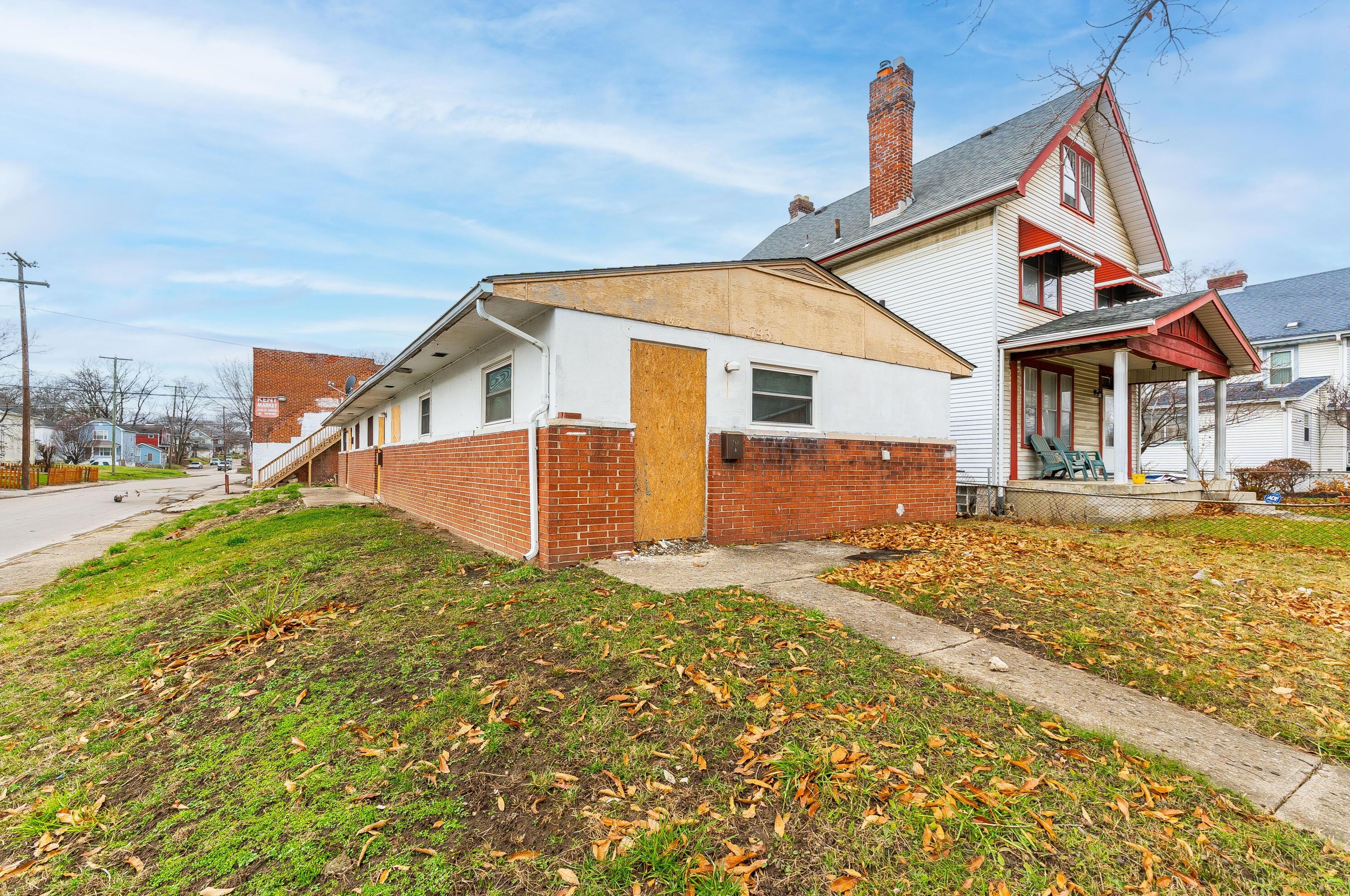 1656 Kent St, Columbus OH  43205-3005 exterior