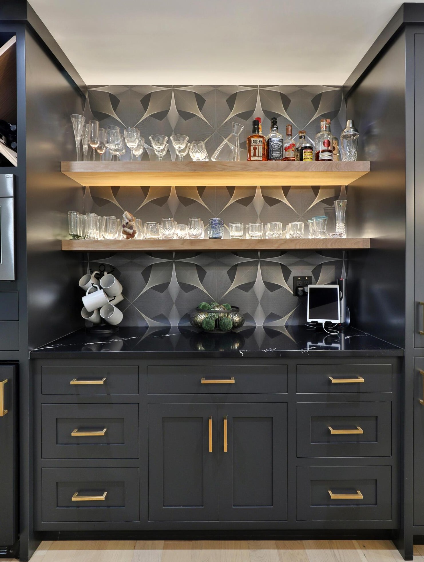 217 Canyon Dr, Columbus OH  43214-3105 exterior