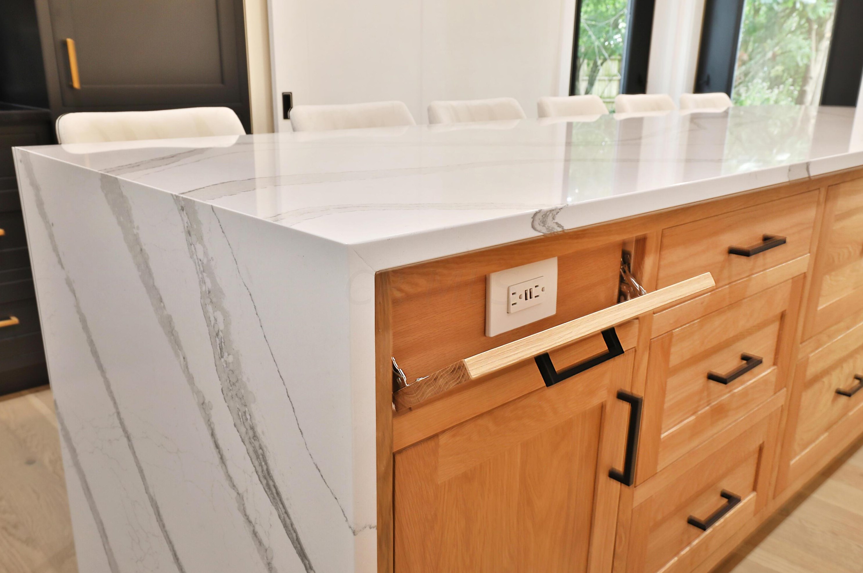 217 Canyon Dr, Columbus OH  43214-3105 exterior