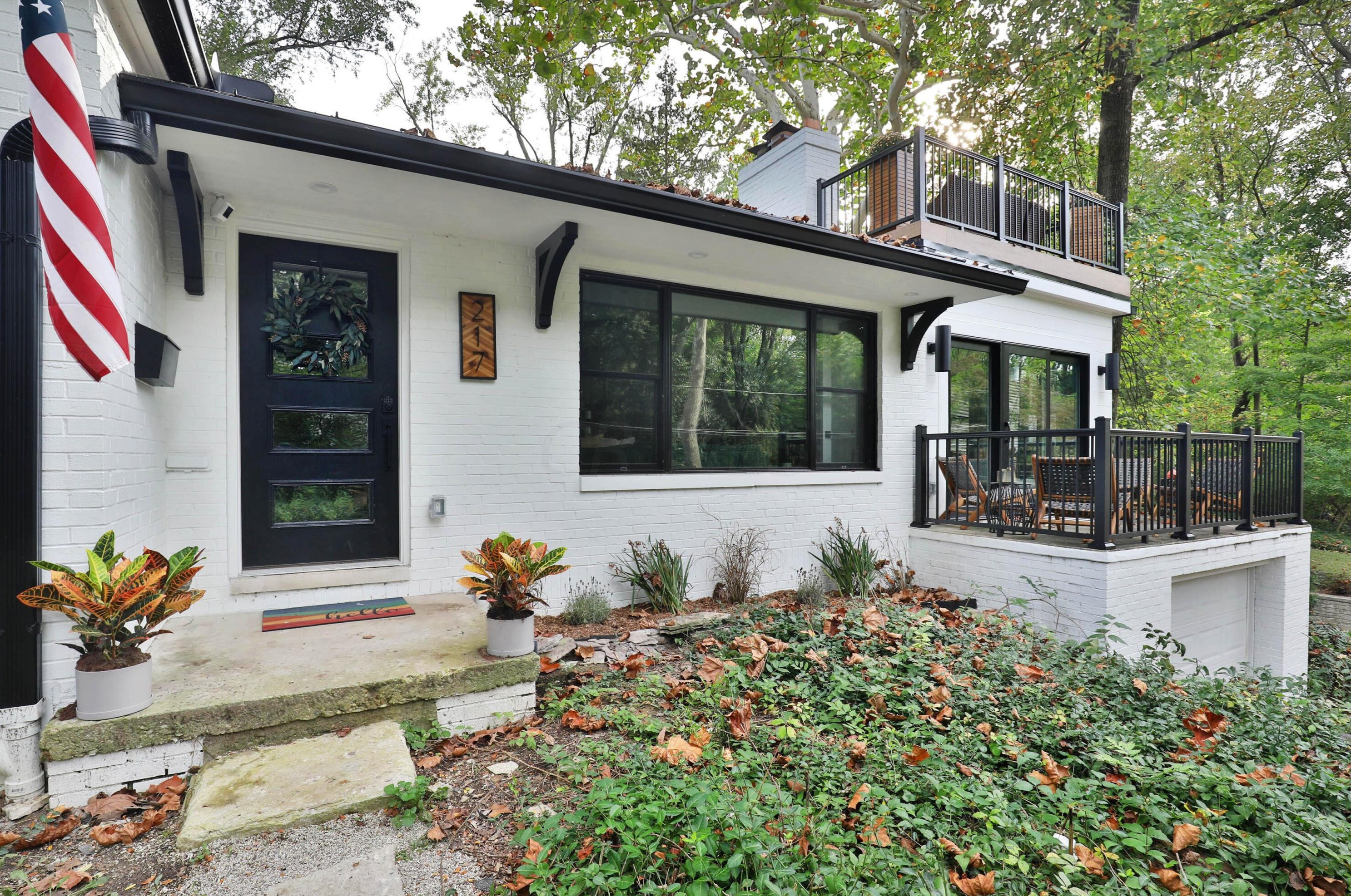 217 Canyon Dr, Columbus OH  43214-3105 exterior