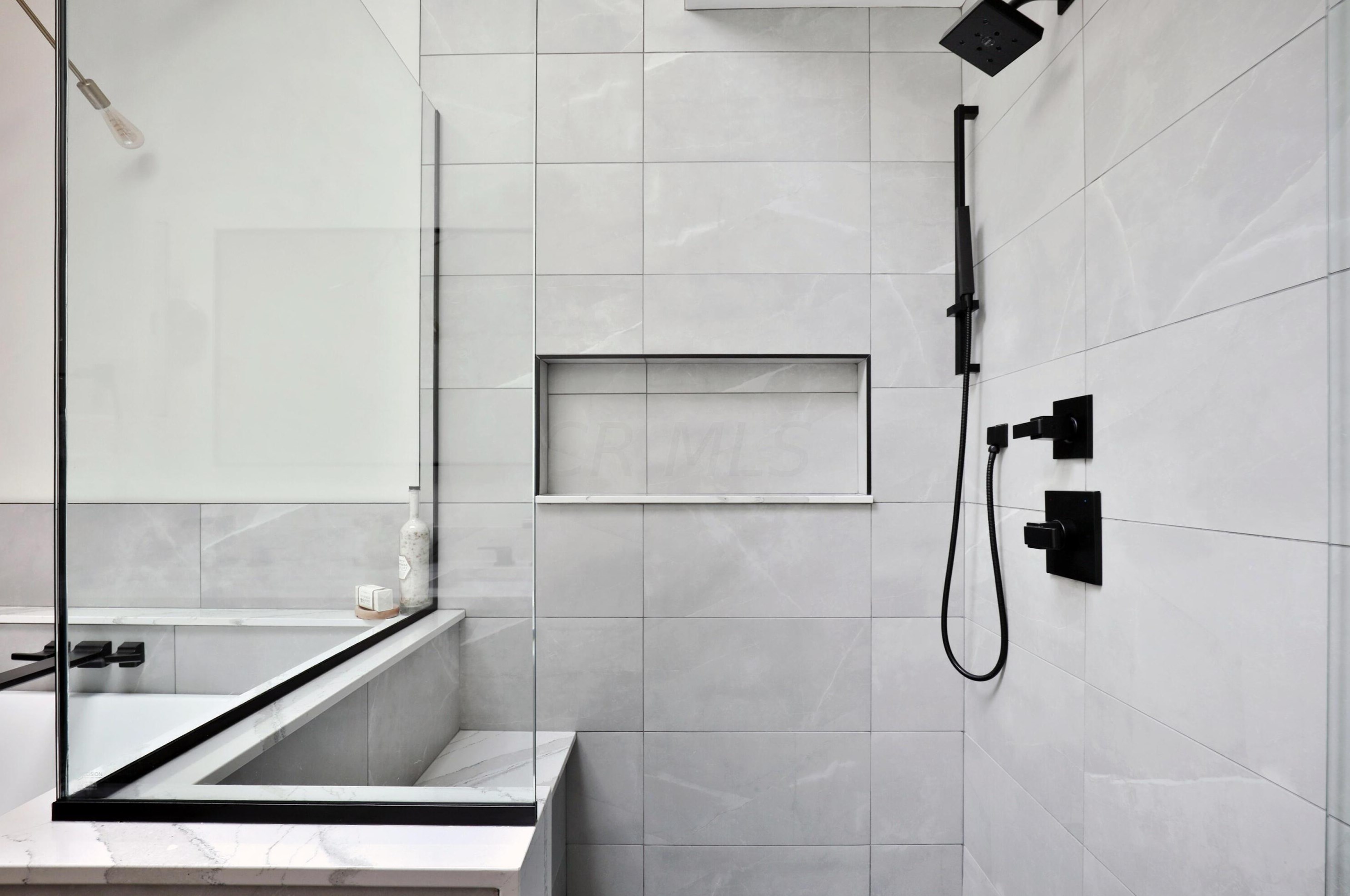 217 Canyon Dr, Columbus OH  43214-3105 exterior