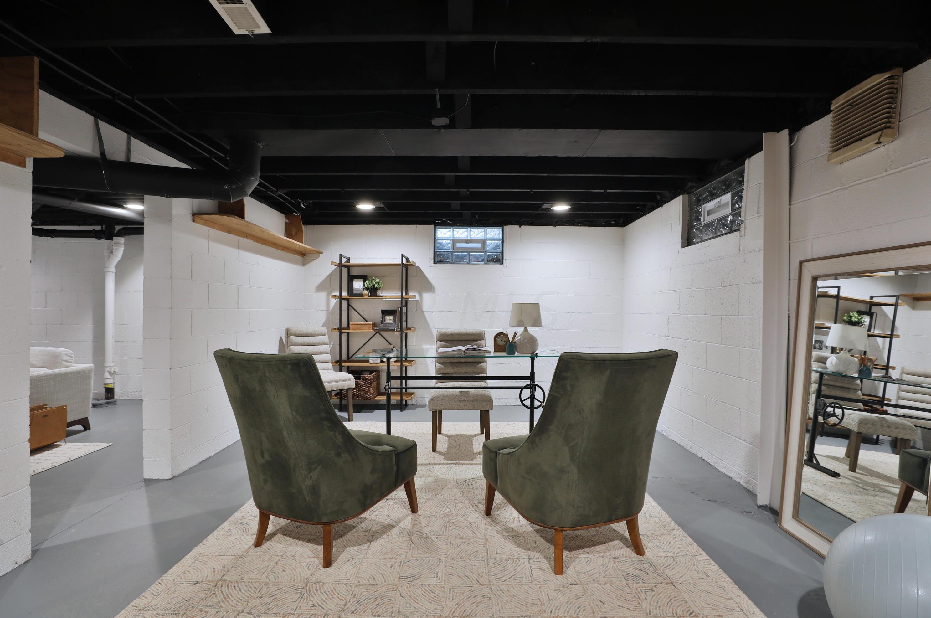 217 Canyon Dr, Columbus OH  43214-3105 exterior