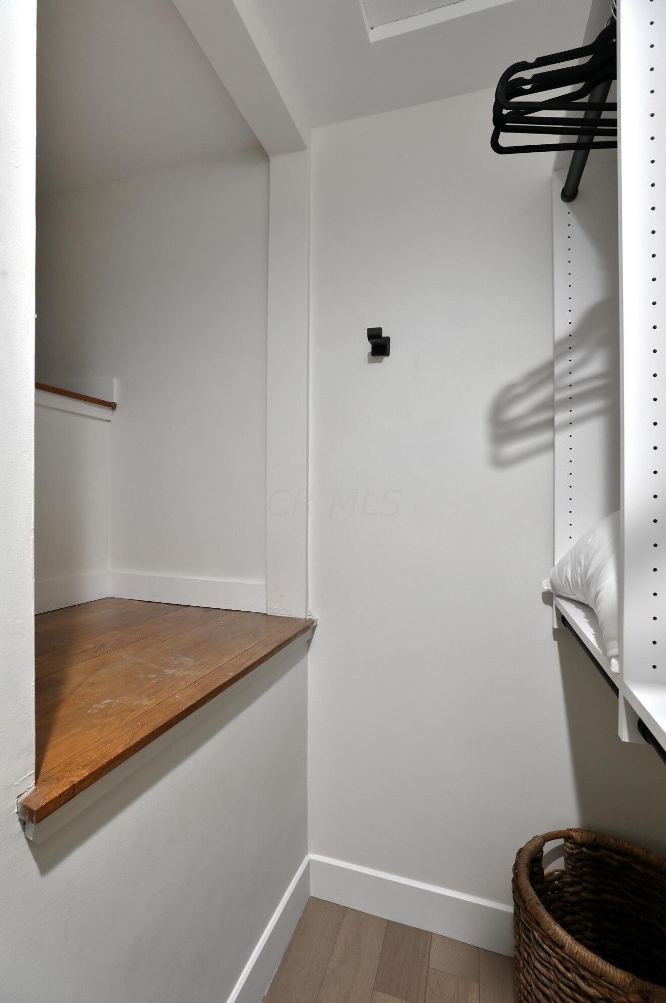 217 Canyon Dr, Columbus OH  43214-3105 exterior