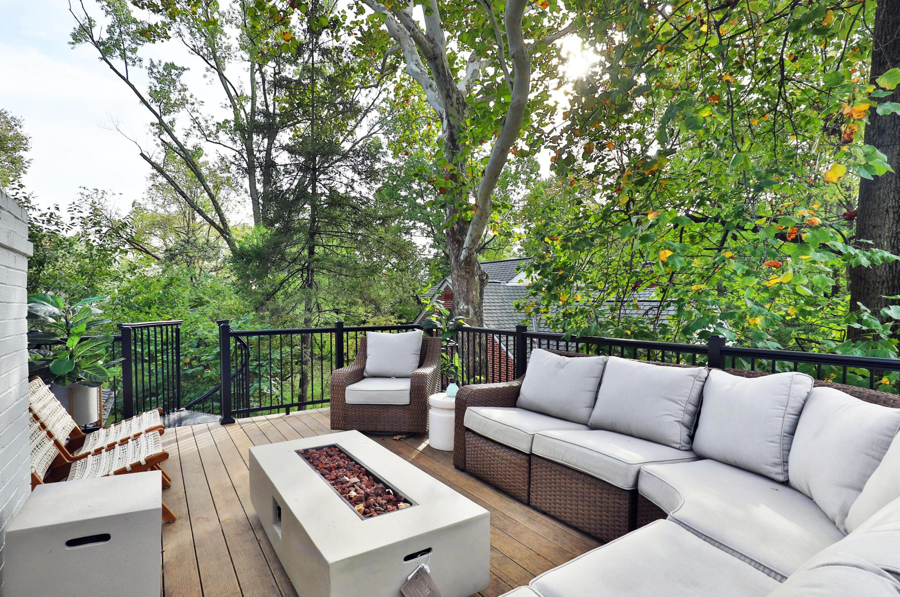 217 Canyon Dr, Columbus OH  43214-3105 exterior