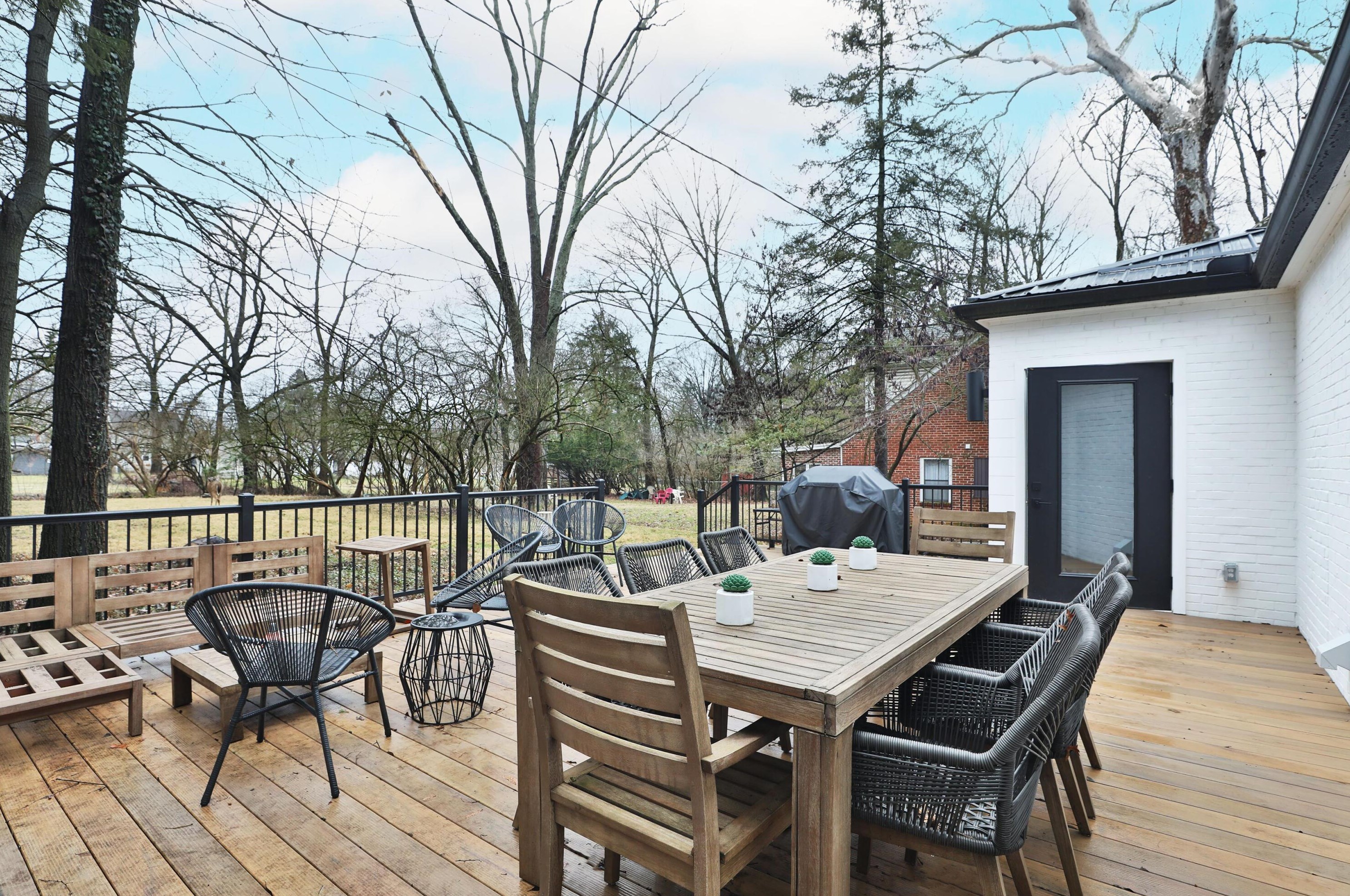 217 Canyon Dr, Columbus OH  43214-3105 exterior