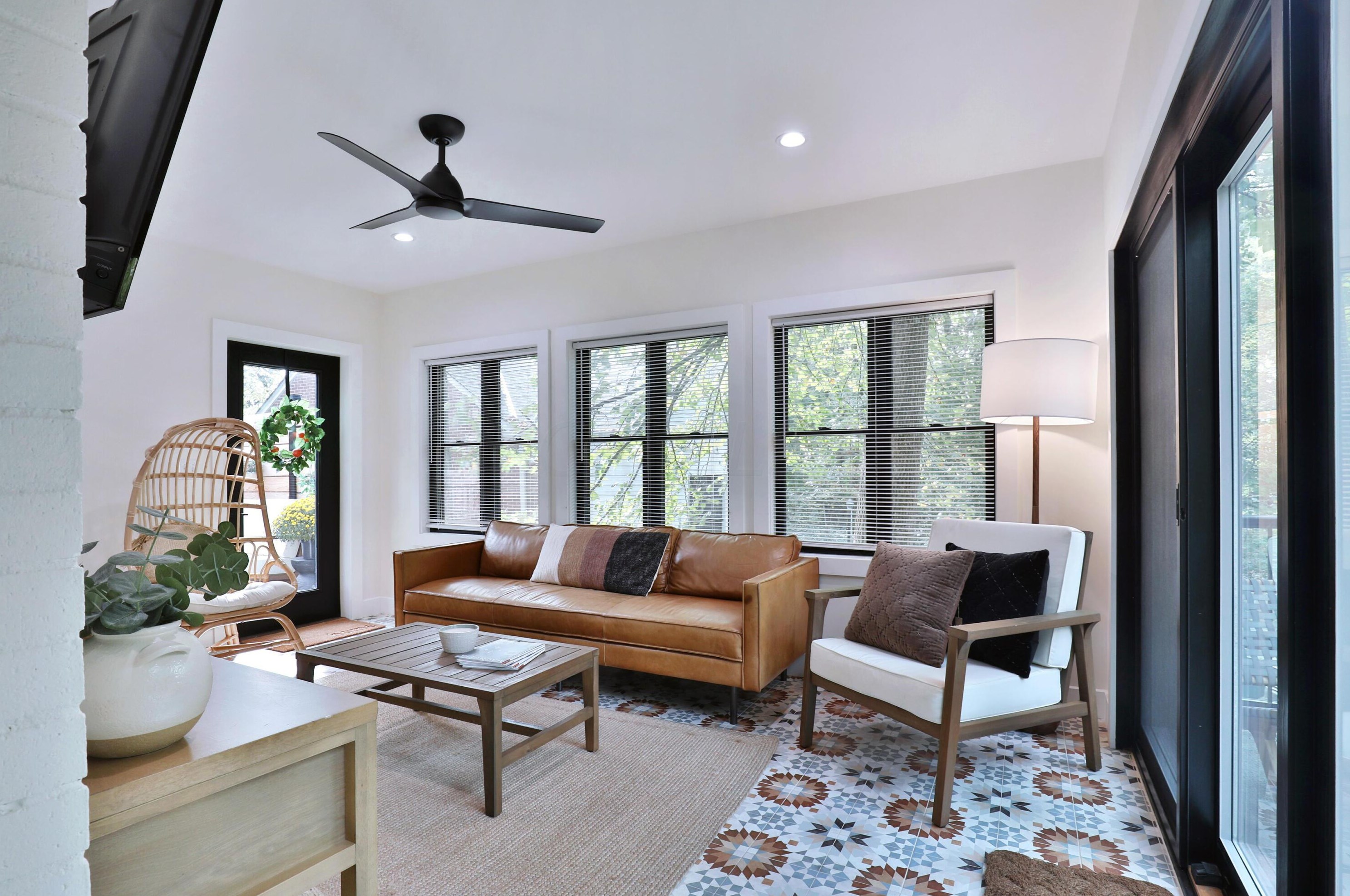 217 Canyon Dr, Columbus OH  43214-3105 exterior