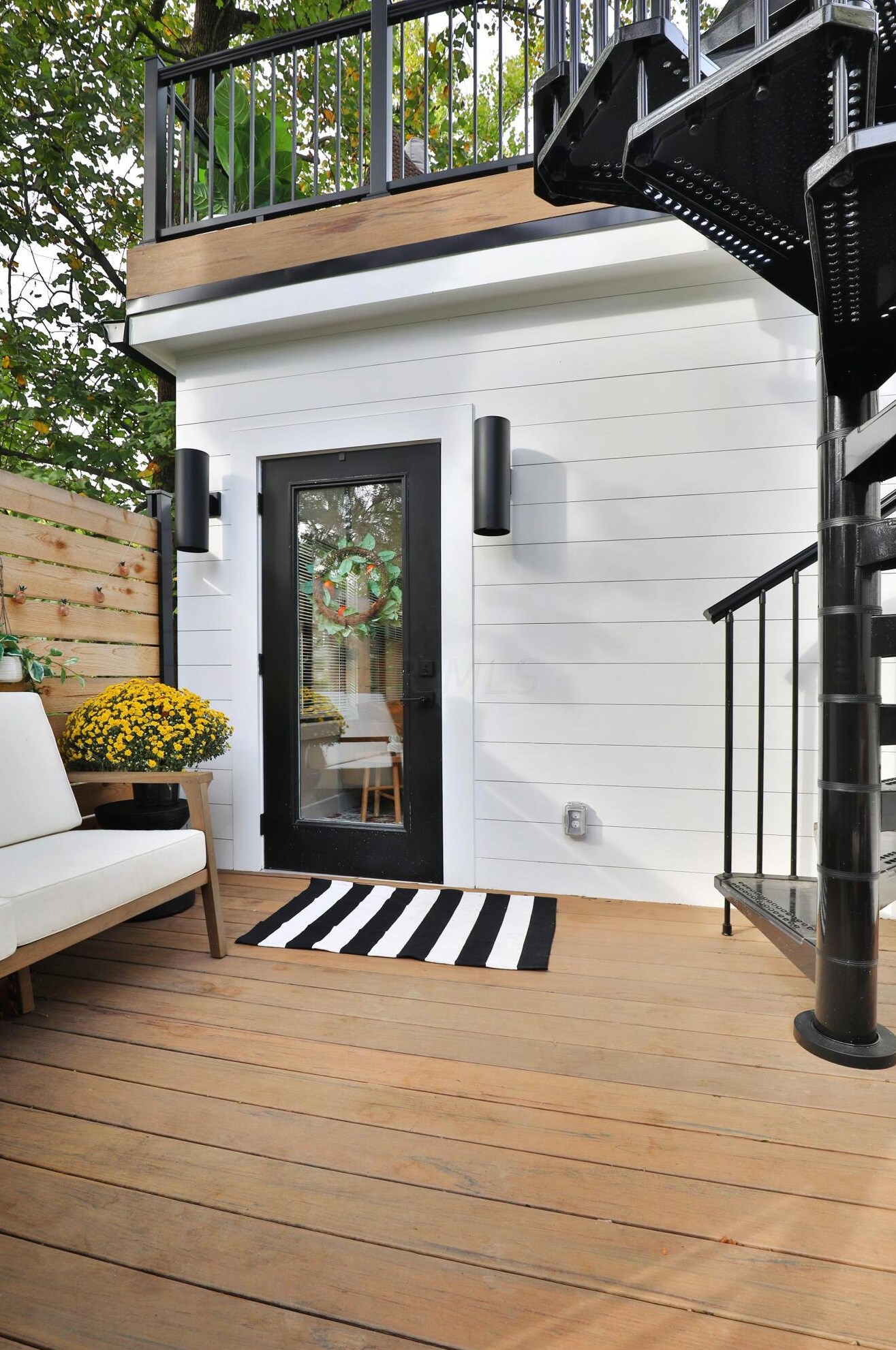 217 Canyon Dr, Columbus OH  43214-3105 exterior