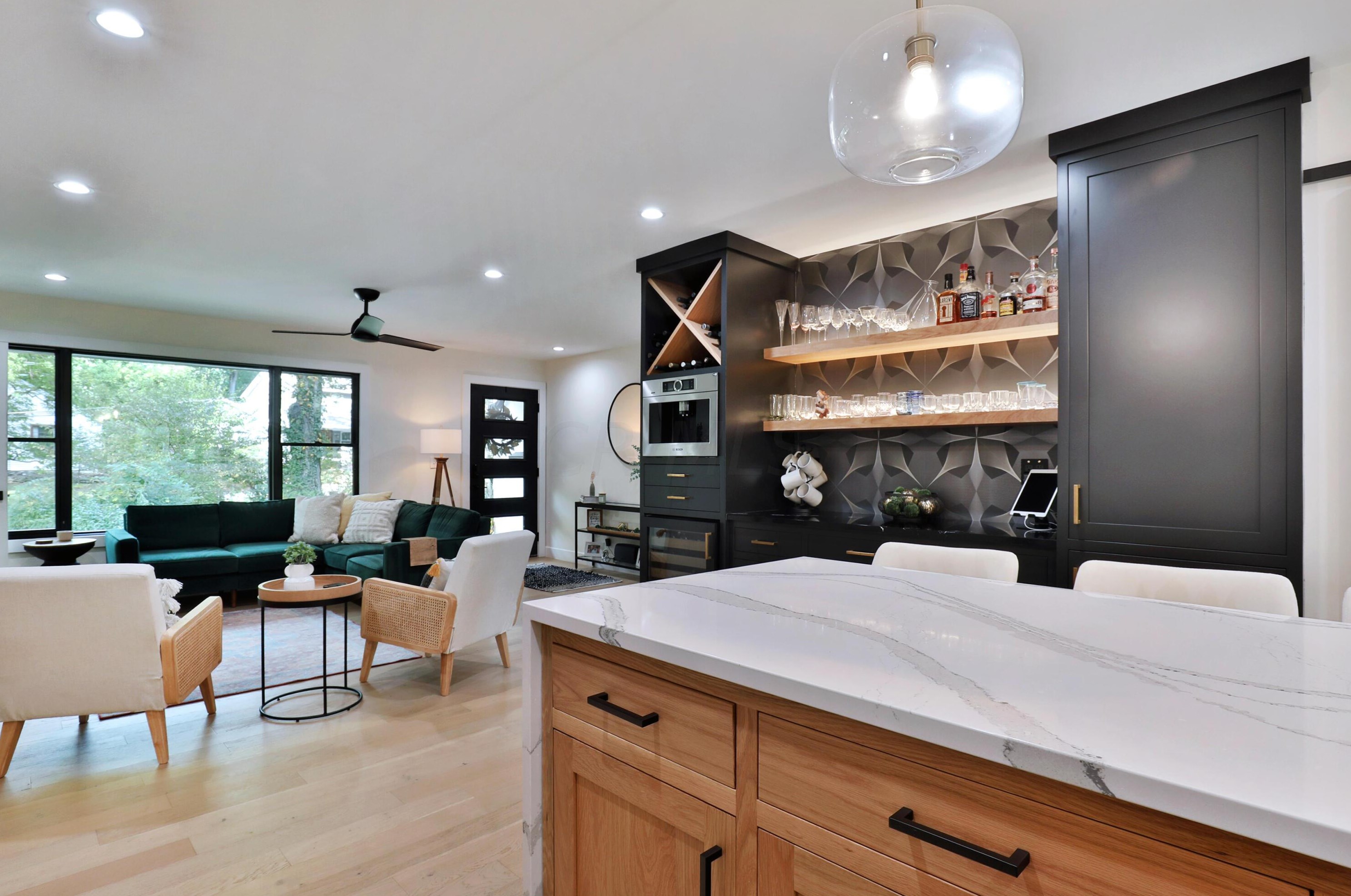 217 Canyon Dr, Columbus OH  43214-3105 exterior