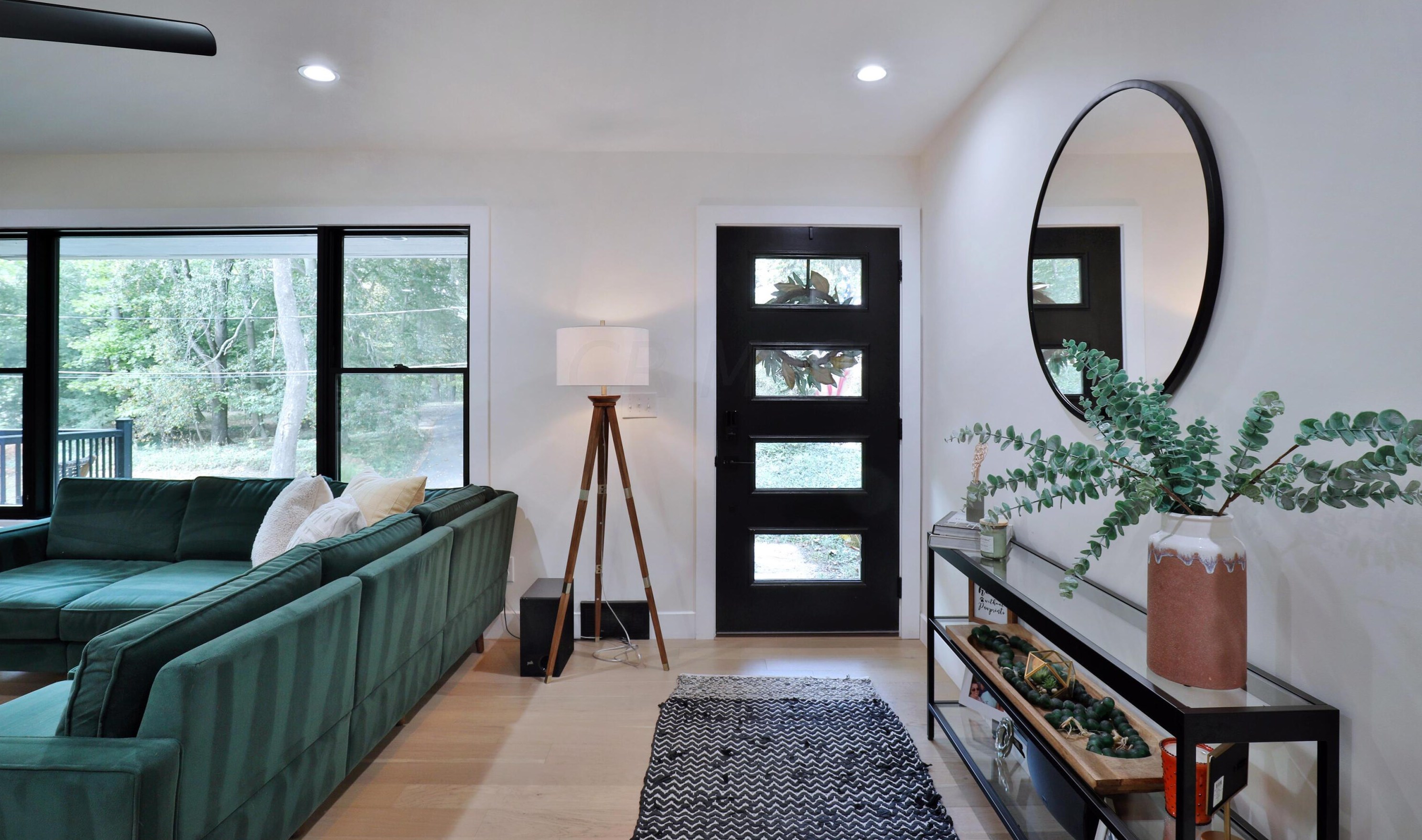 217 Canyon Dr, Columbus OH  43214-3105 exterior