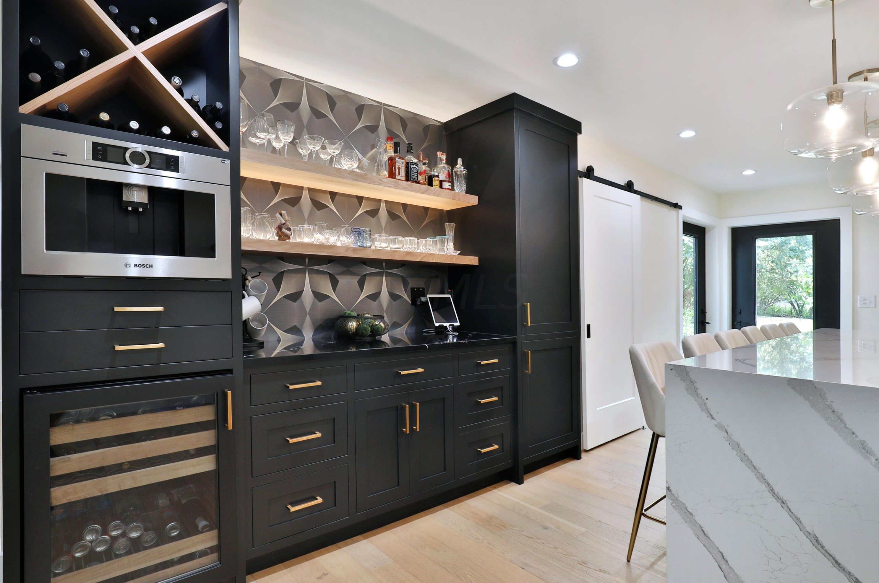 217 Canyon Dr, Columbus OH  43214-3105 exterior