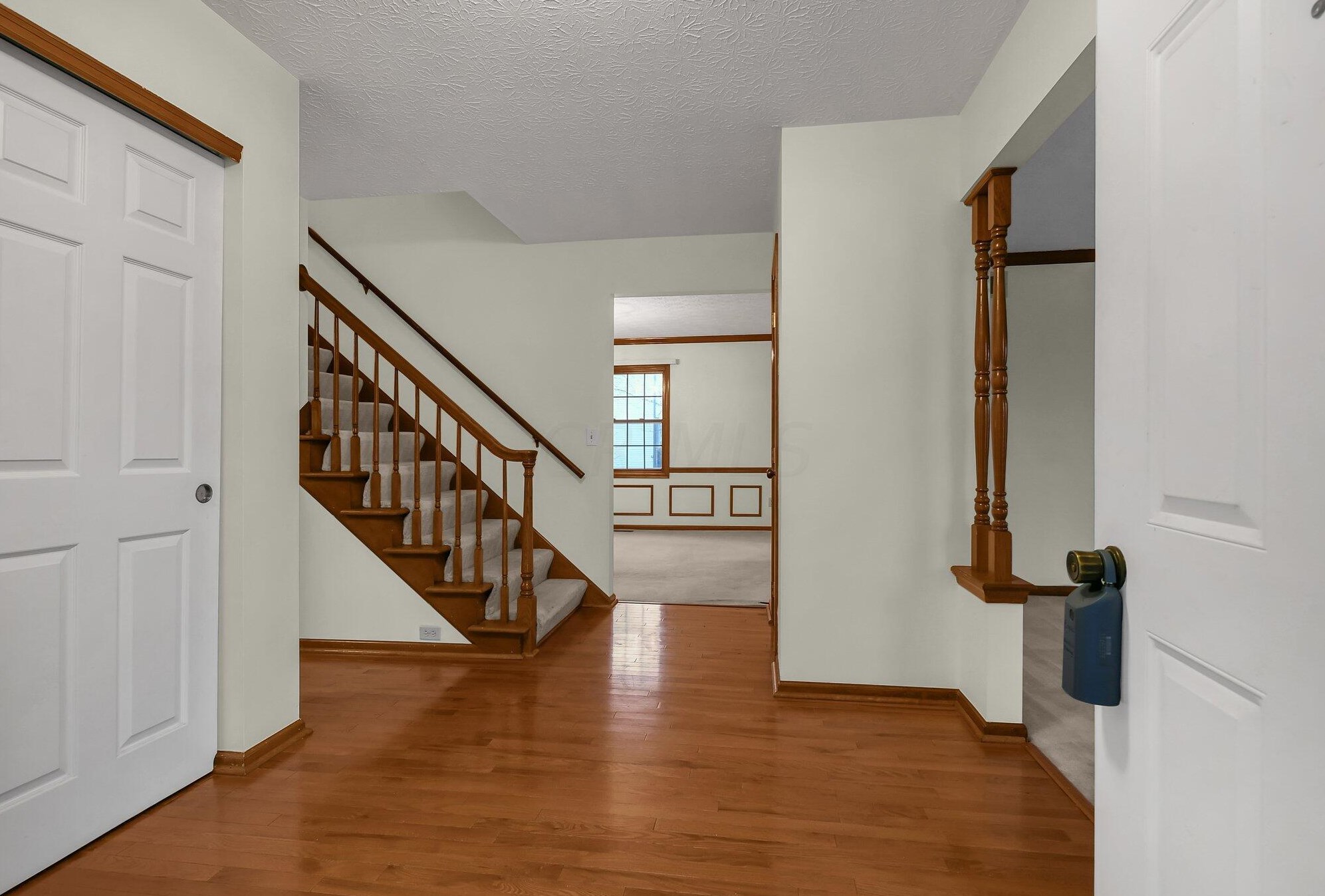 1261 Youngland Dr, Columbus OH 43228-9599 exterior