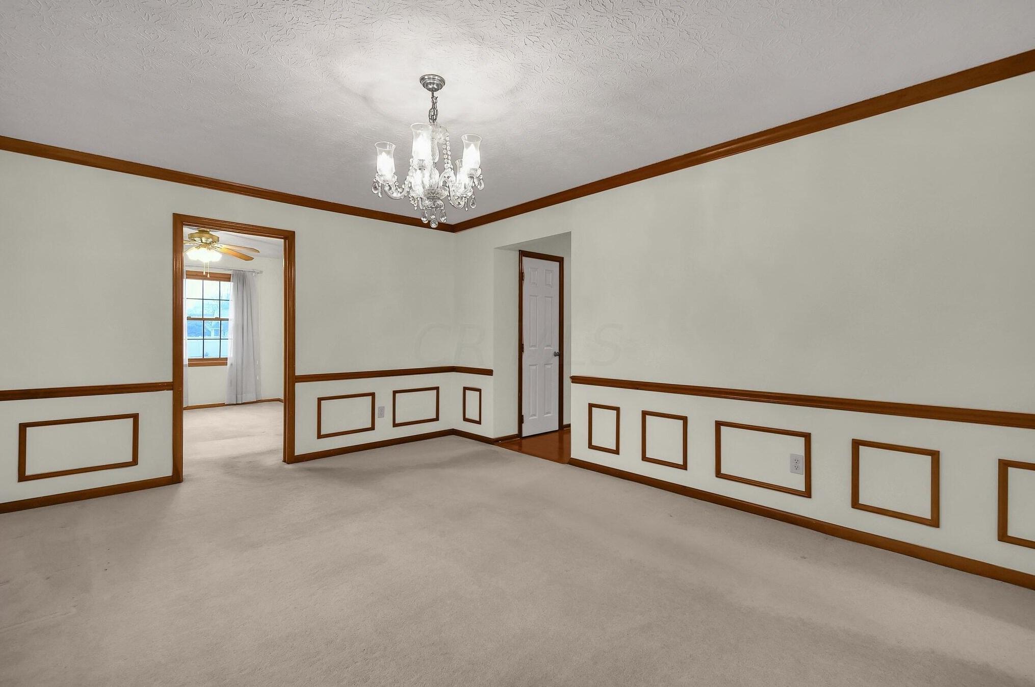 1261 Youngland Dr, Columbus OH 43228-9599 exterior