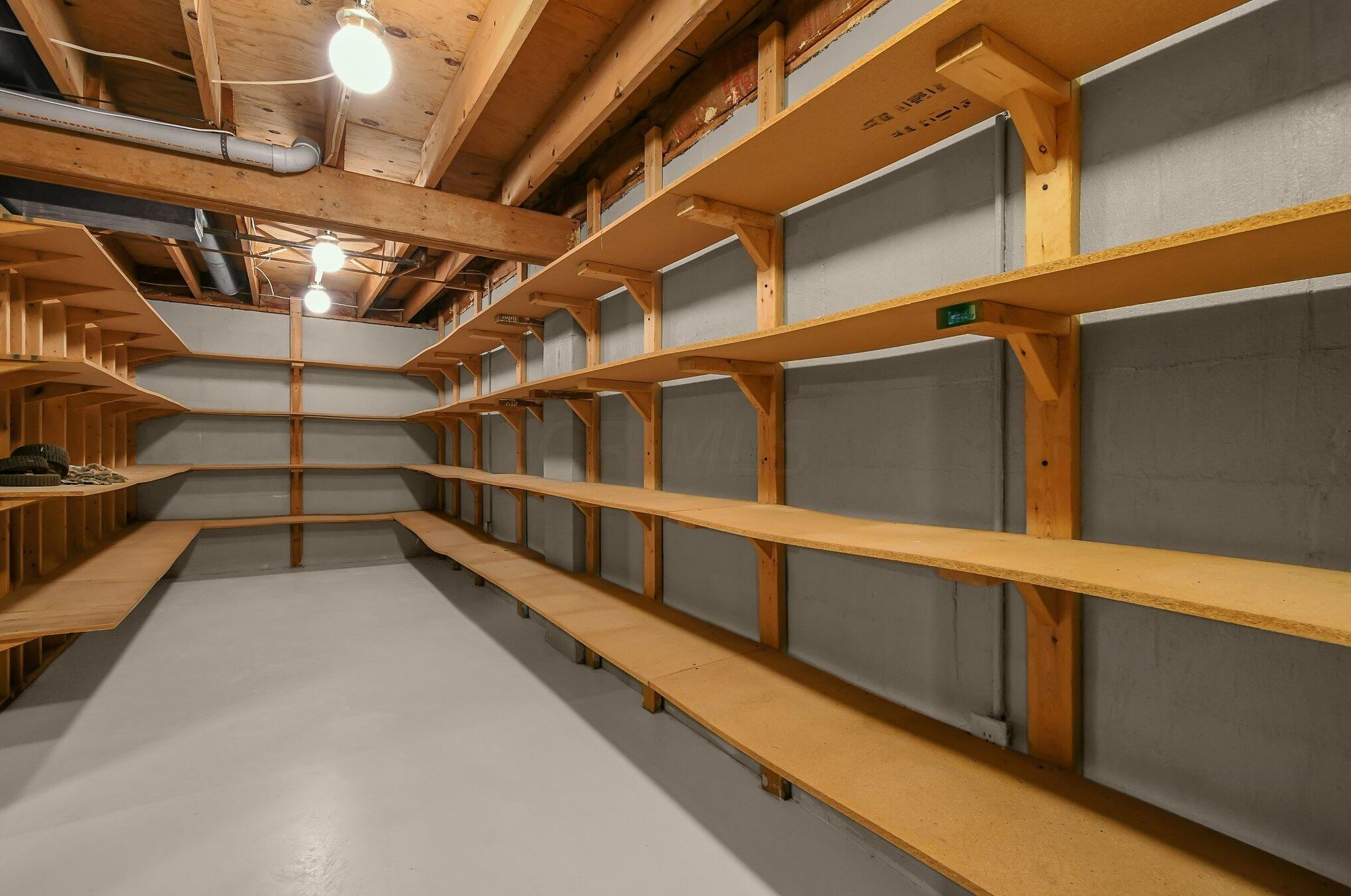 1261 Youngland Dr, Columbus OH 43228-9599 exterior