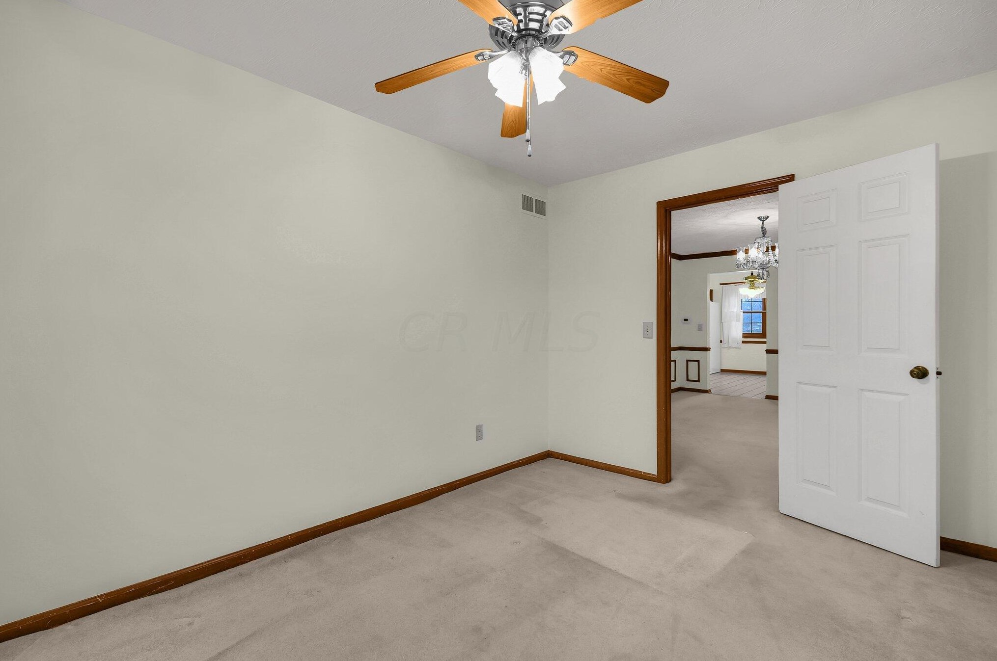 1261 Youngland Dr, Columbus OH 43228-9599 exterior