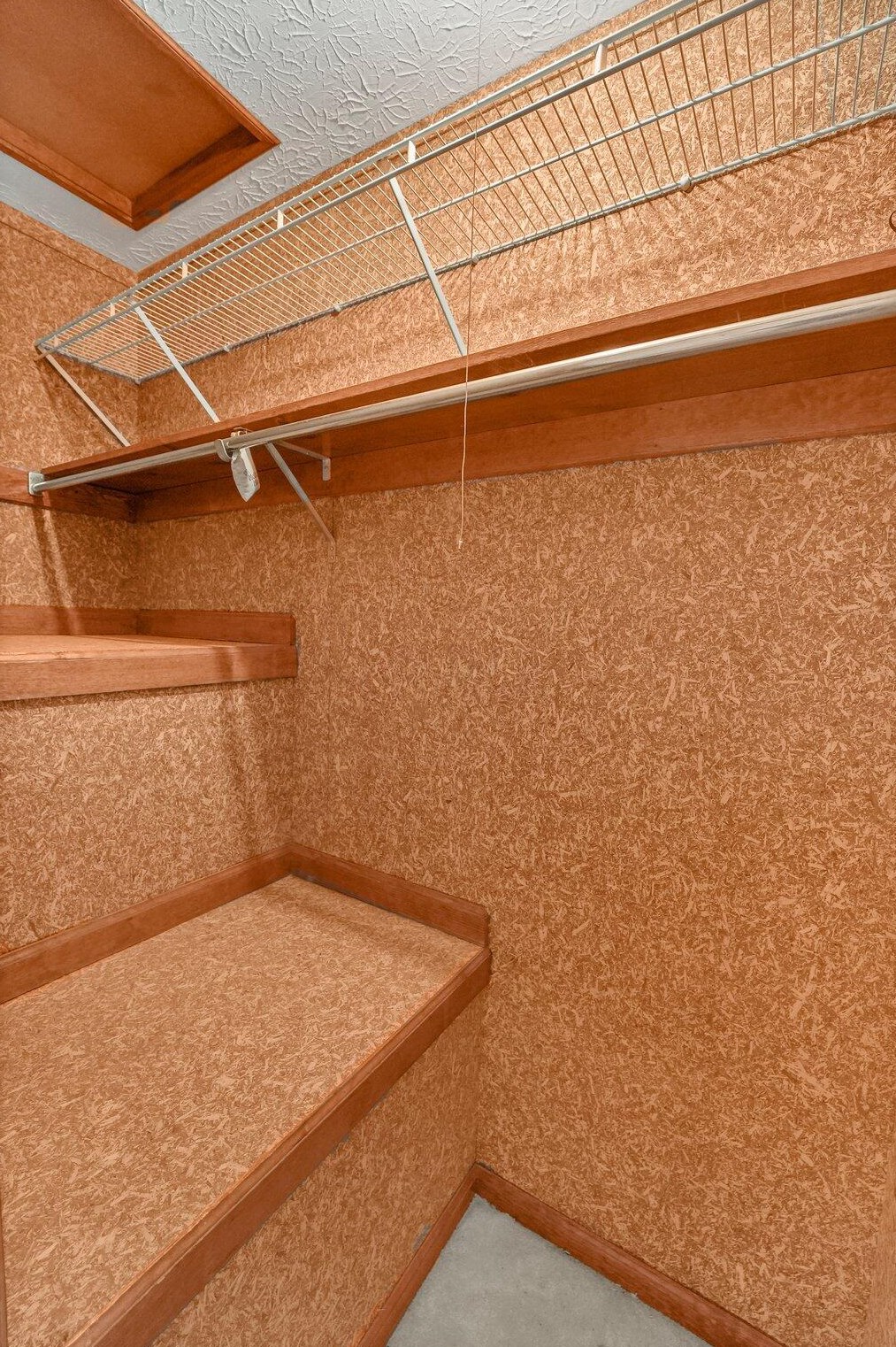 1261 Youngland Dr, Columbus OH 43228-9599 exterior