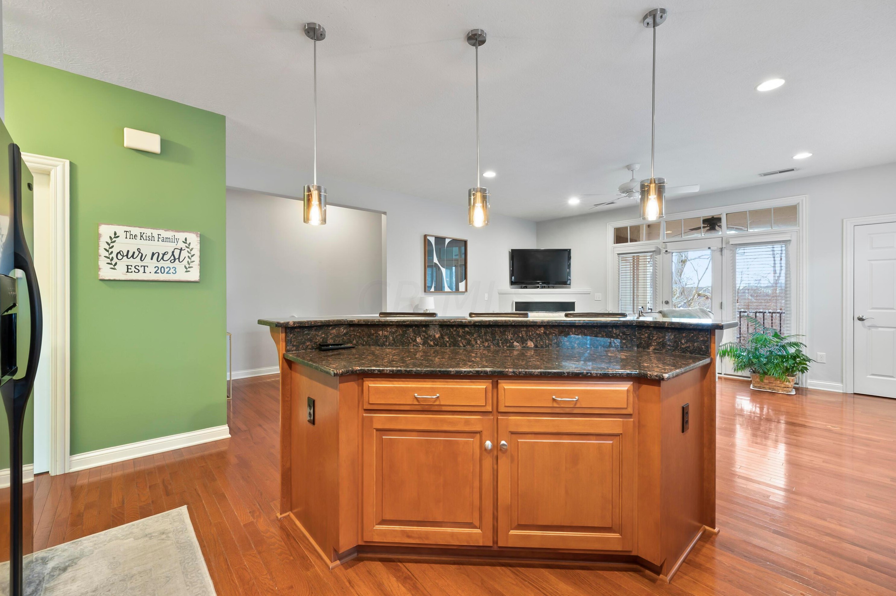 2353 Keep Pl, Columbus OH  43204-4989 exterior