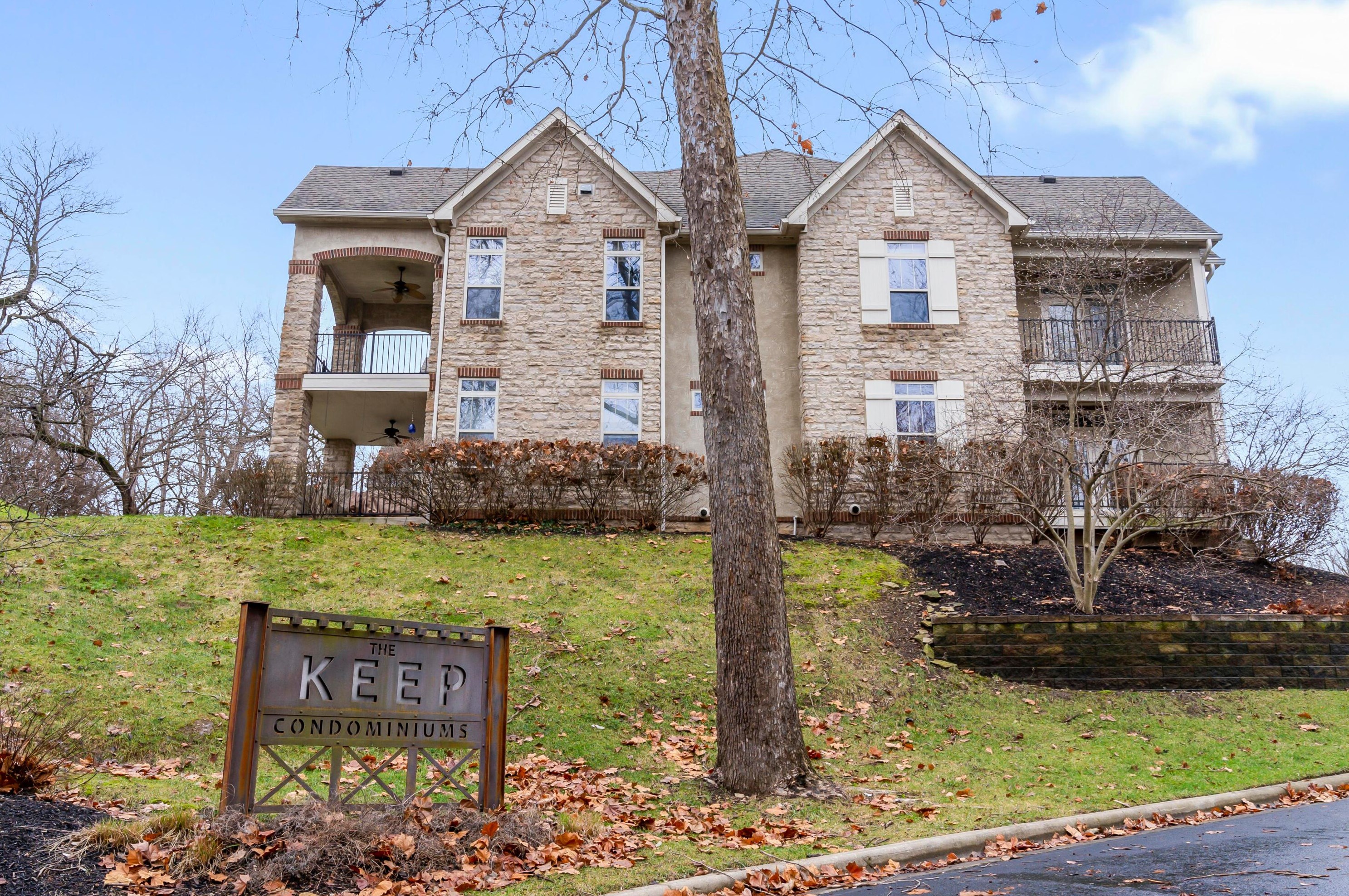 2353 Keep Pl, Columbus OH  43204-4989 exterior