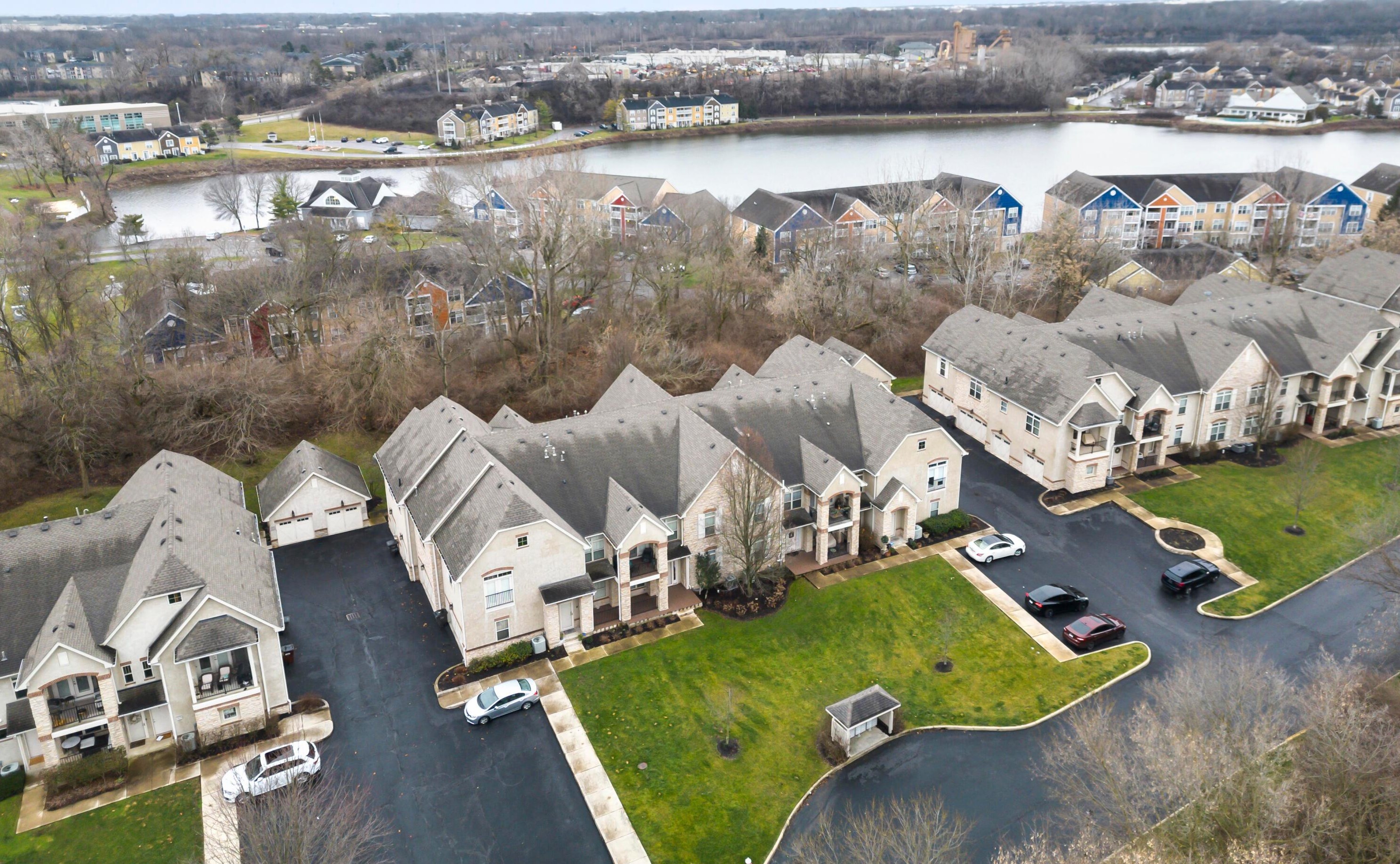 2353 Keep Pl, Columbus OH  43204-4989 exterior