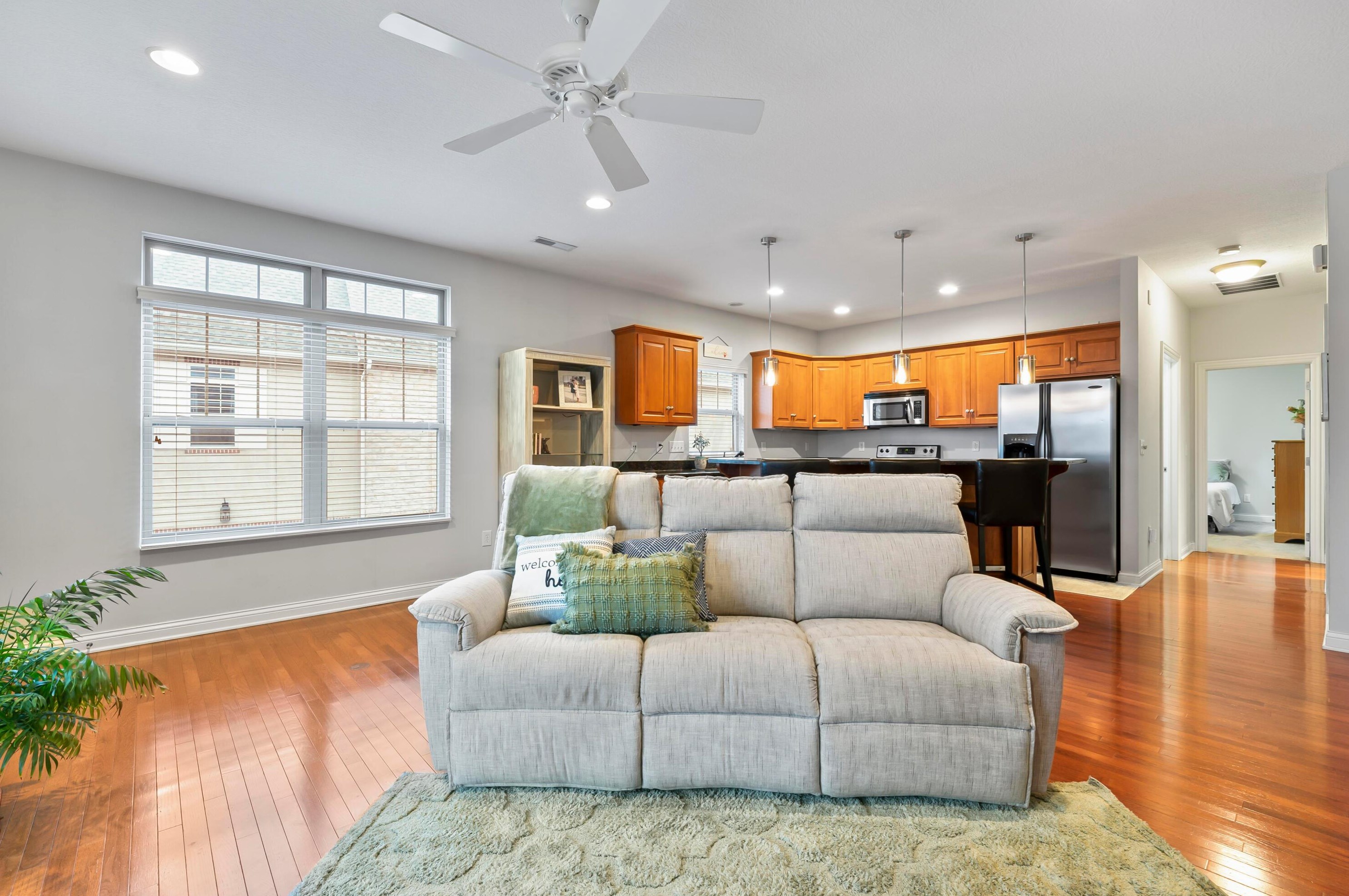 2353 Keep Pl, Columbus OH  43204-4989 exterior